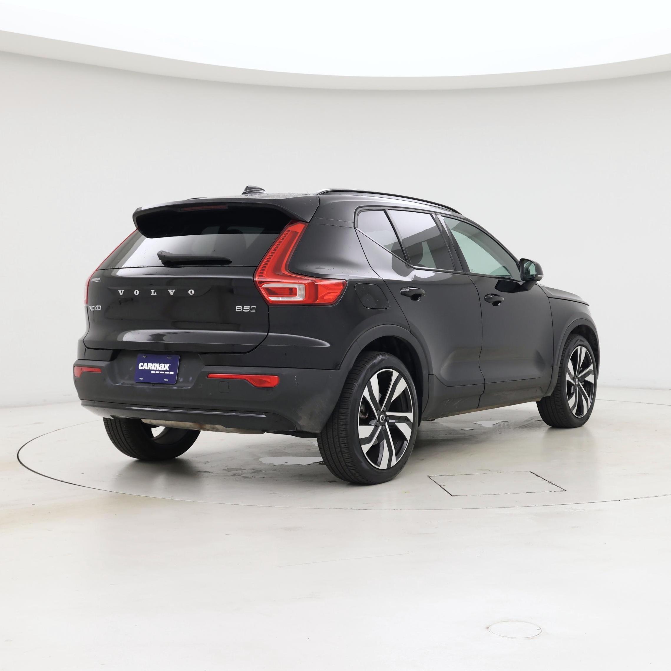 Thumbnail: 2025 Volvo XC40 - 8