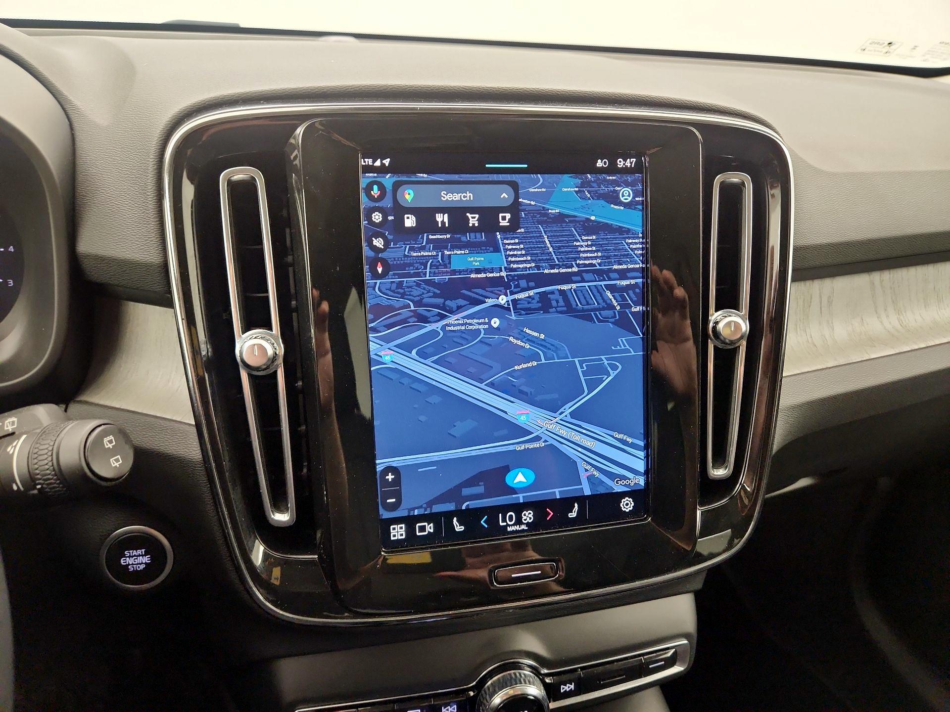 Thumbnail: 2025 Volvo XC40 - 14