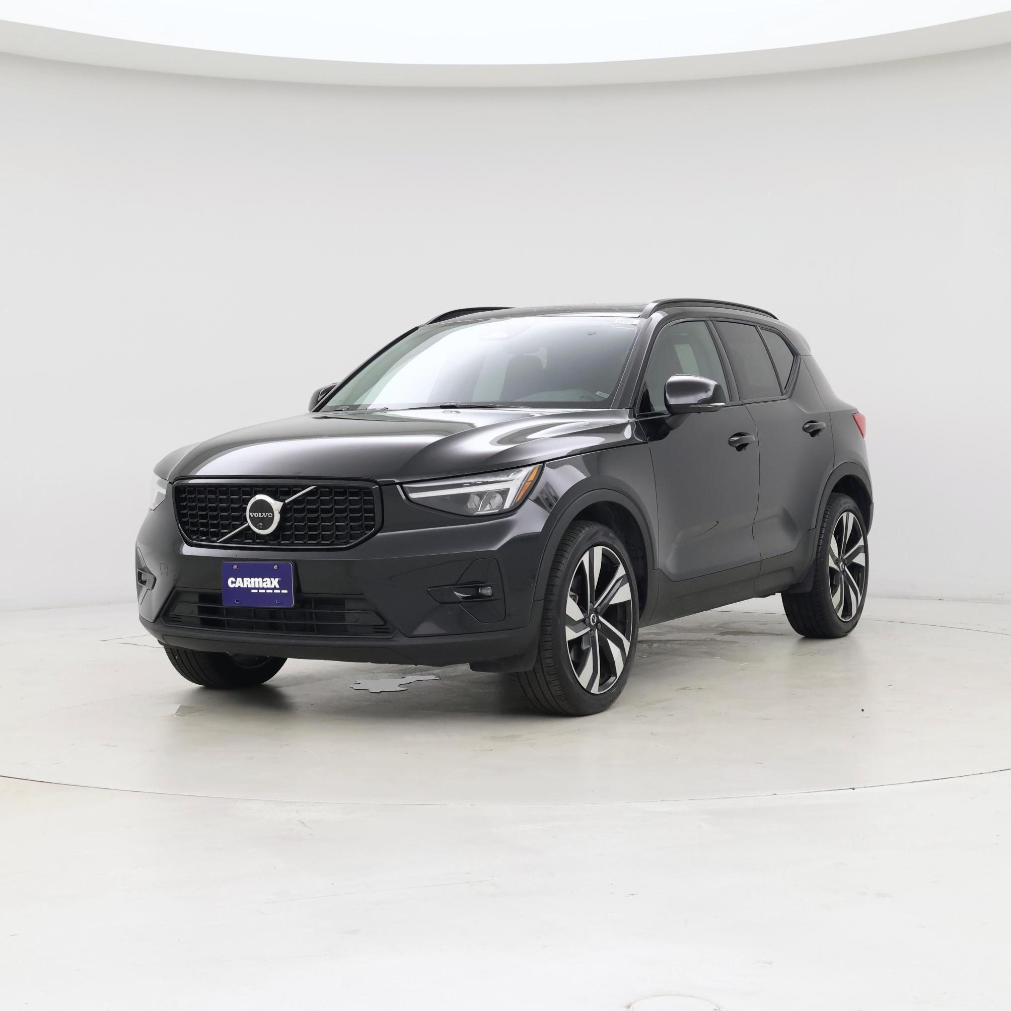 Thumbnail: 2025 Volvo XC40 - 4