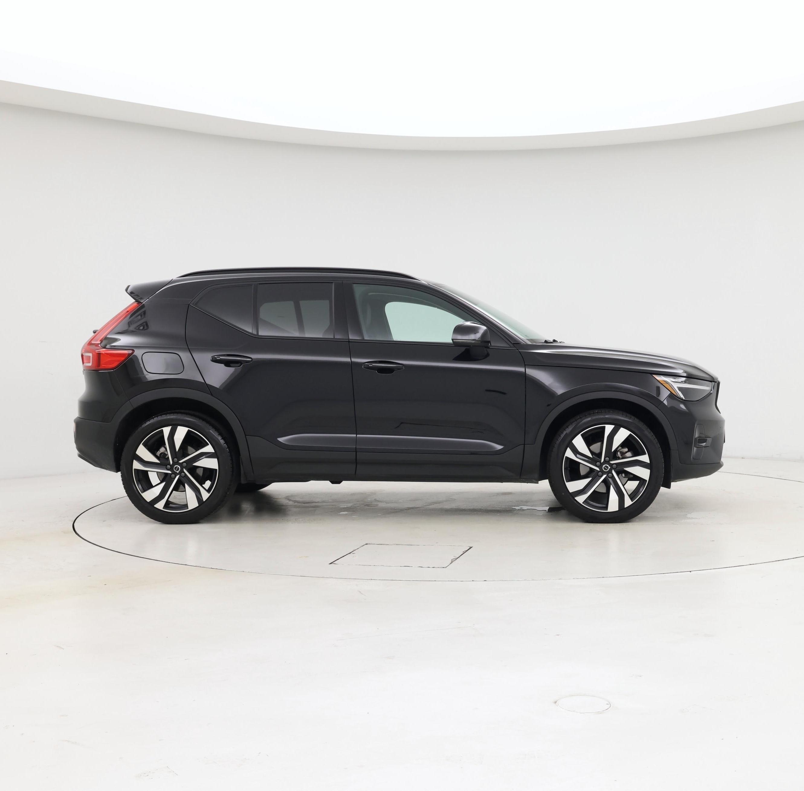 Thumbnail: 2025 Volvo XC40 - 7