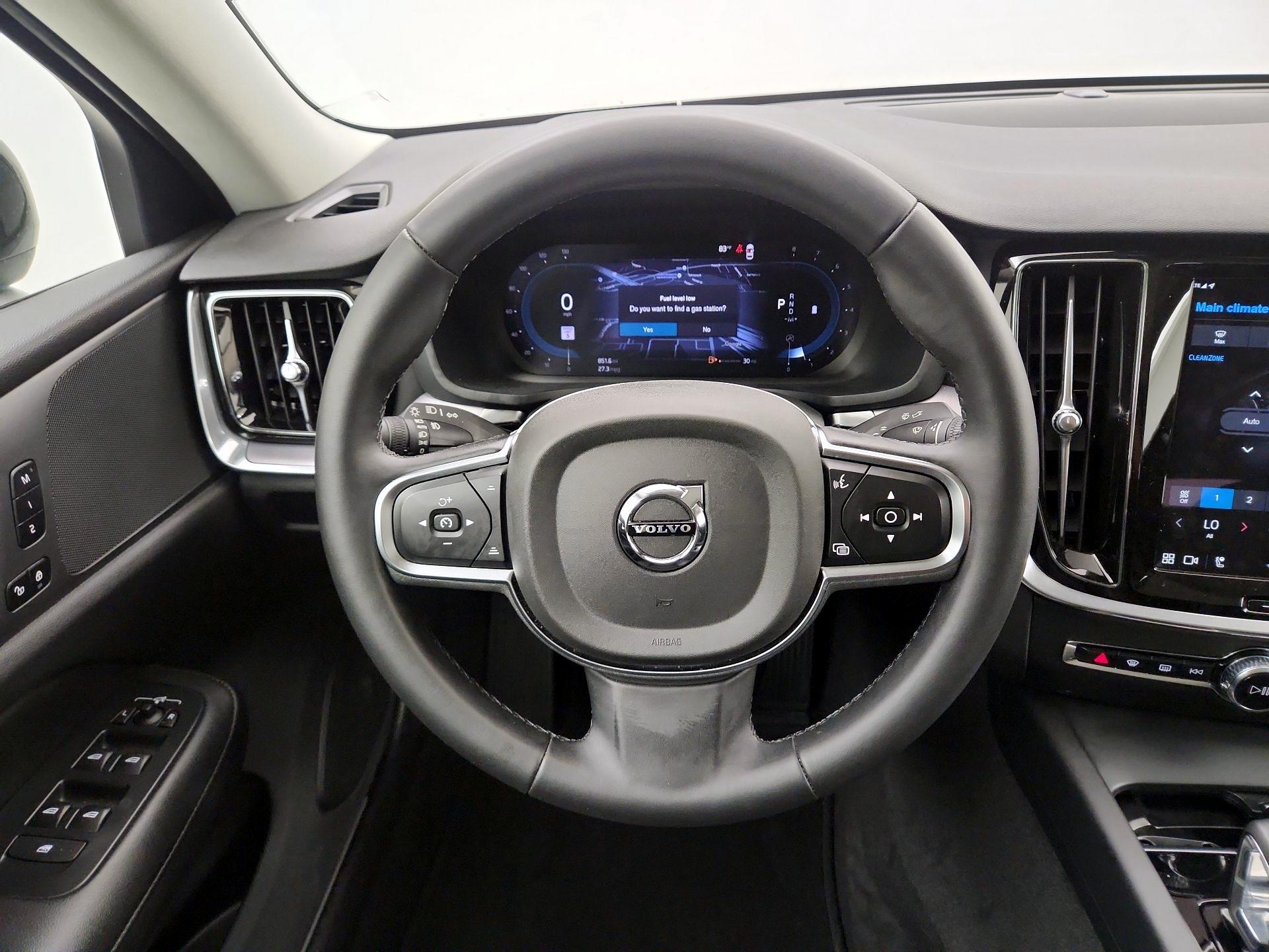 Thumbnail: 2025 Volvo S60 - 10