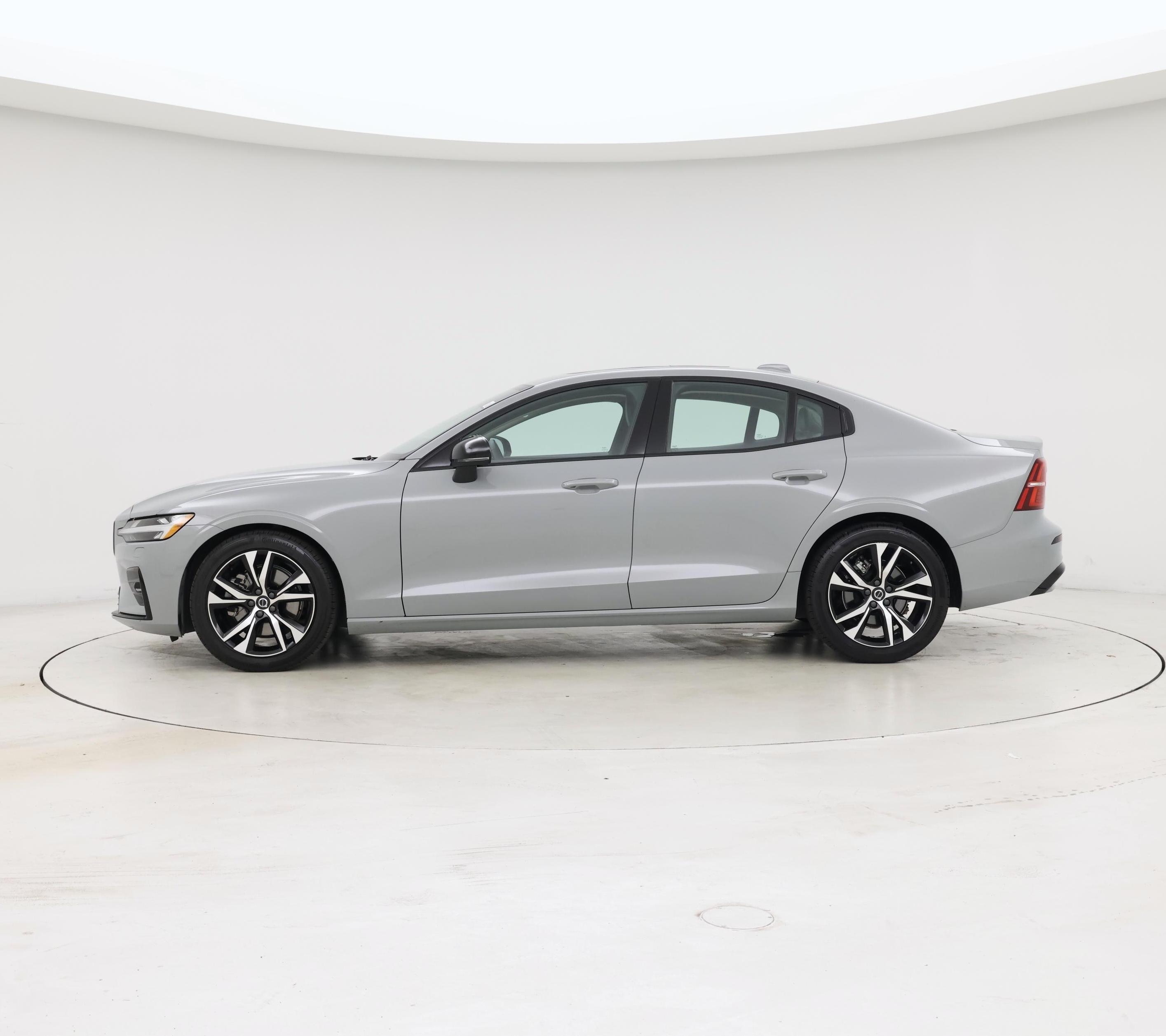 Thumbnail: 2025 Volvo S60 - 3