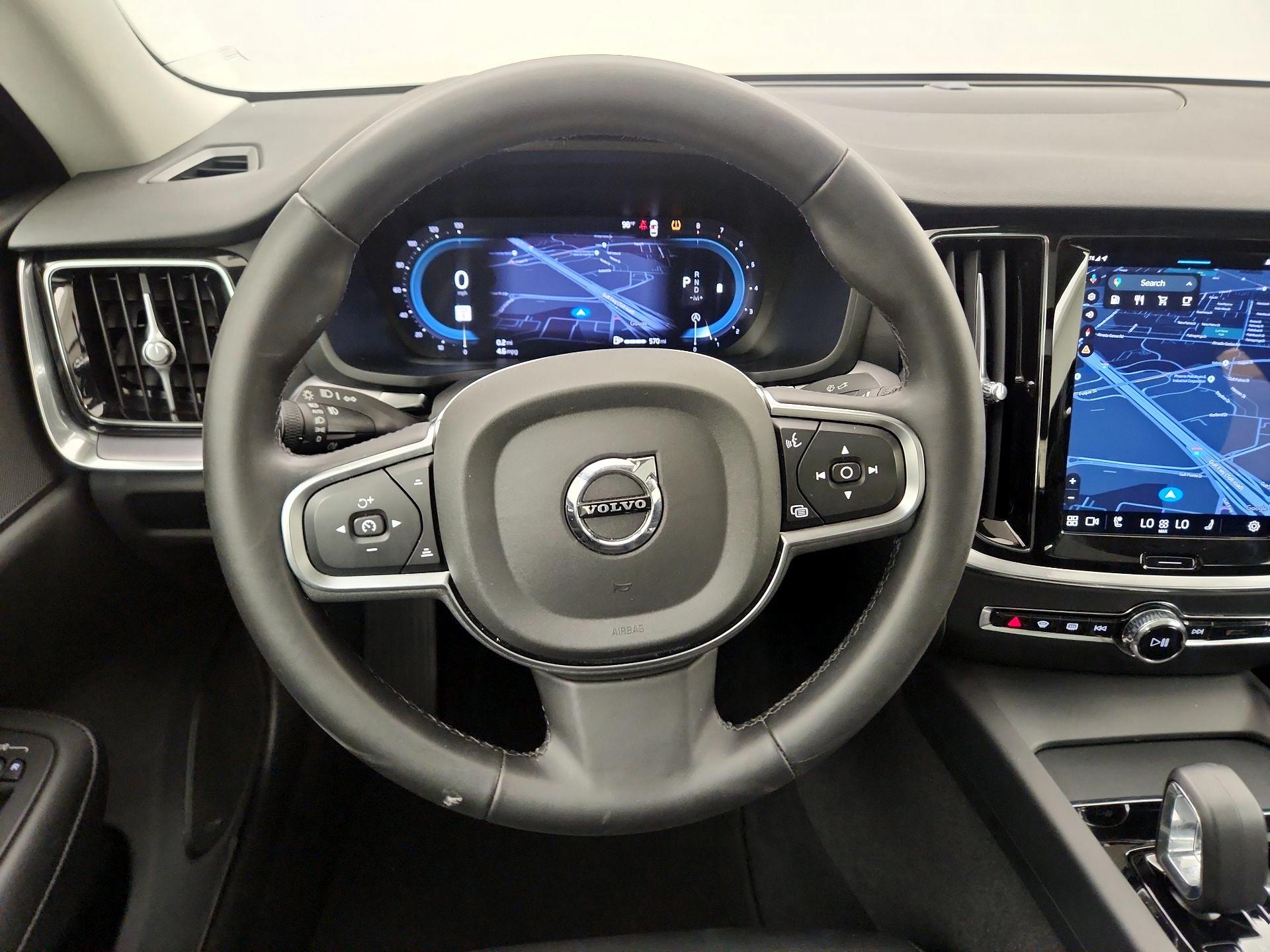 Thumbnail: 2025 Volvo S60 - 10
