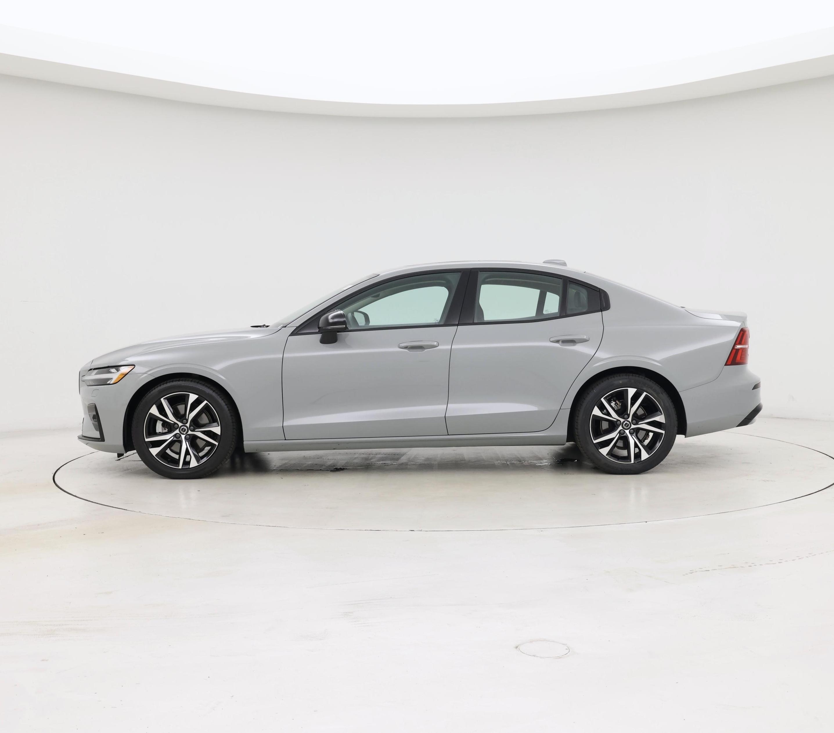 Thumbnail: 2025 Volvo S60 - 3