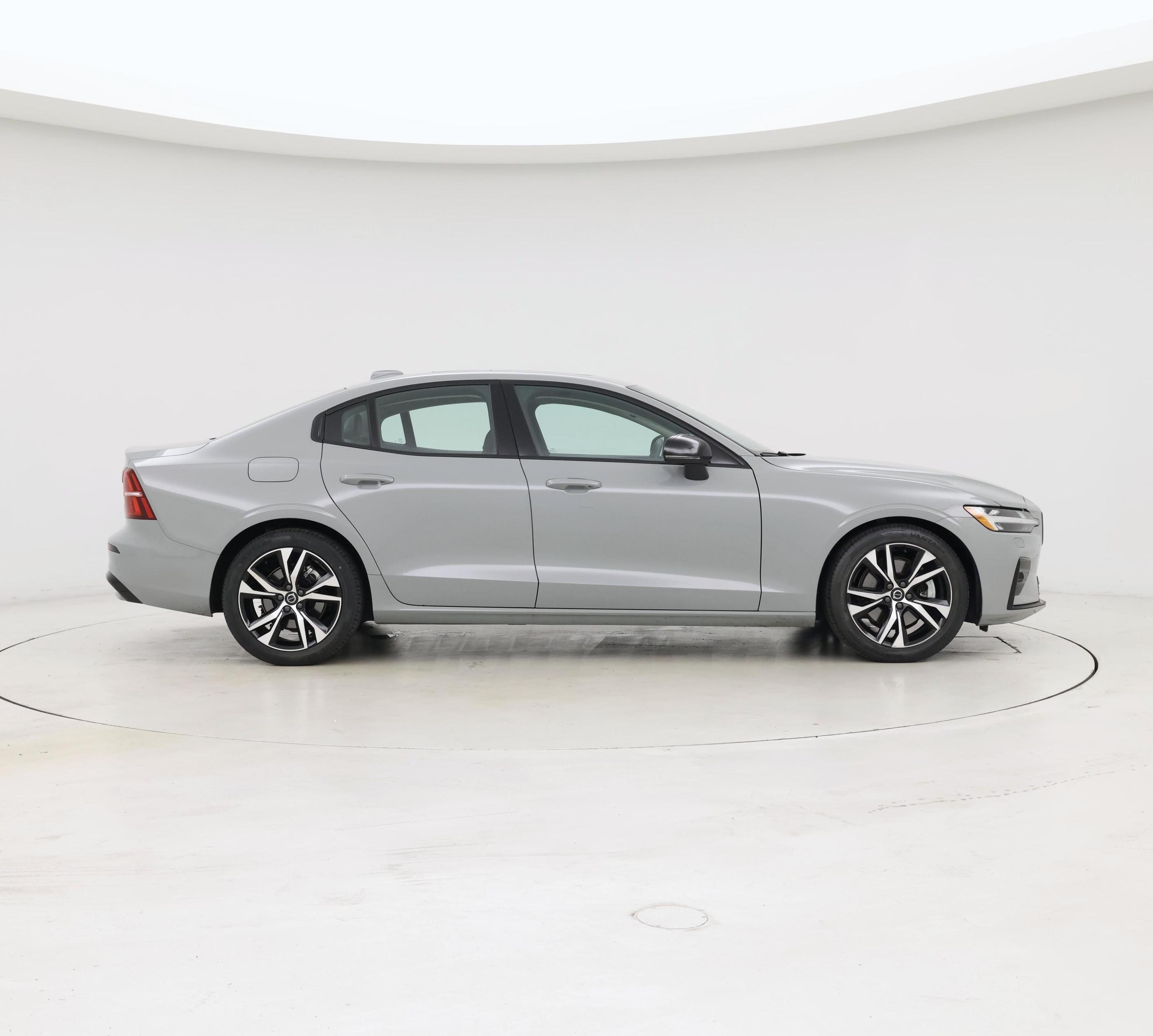 Thumbnail: 2025 Volvo S60 - 7
