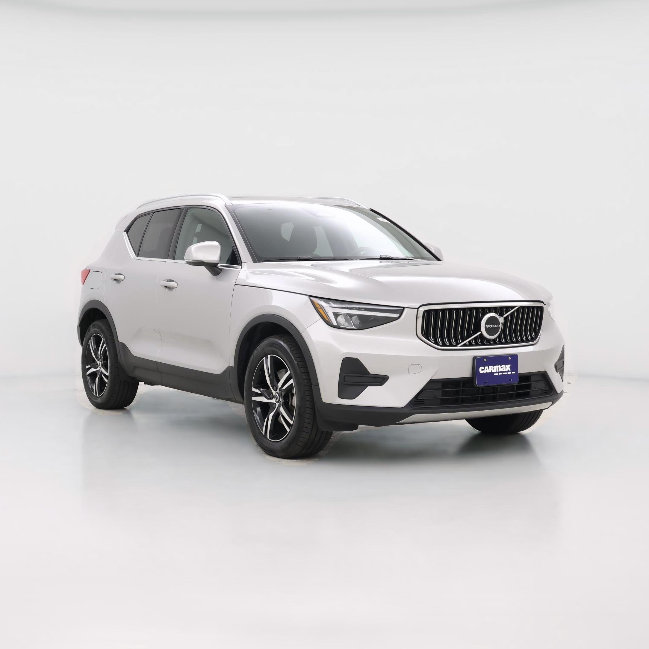 Thumbnail: 2025 Volvo XC40 - 1