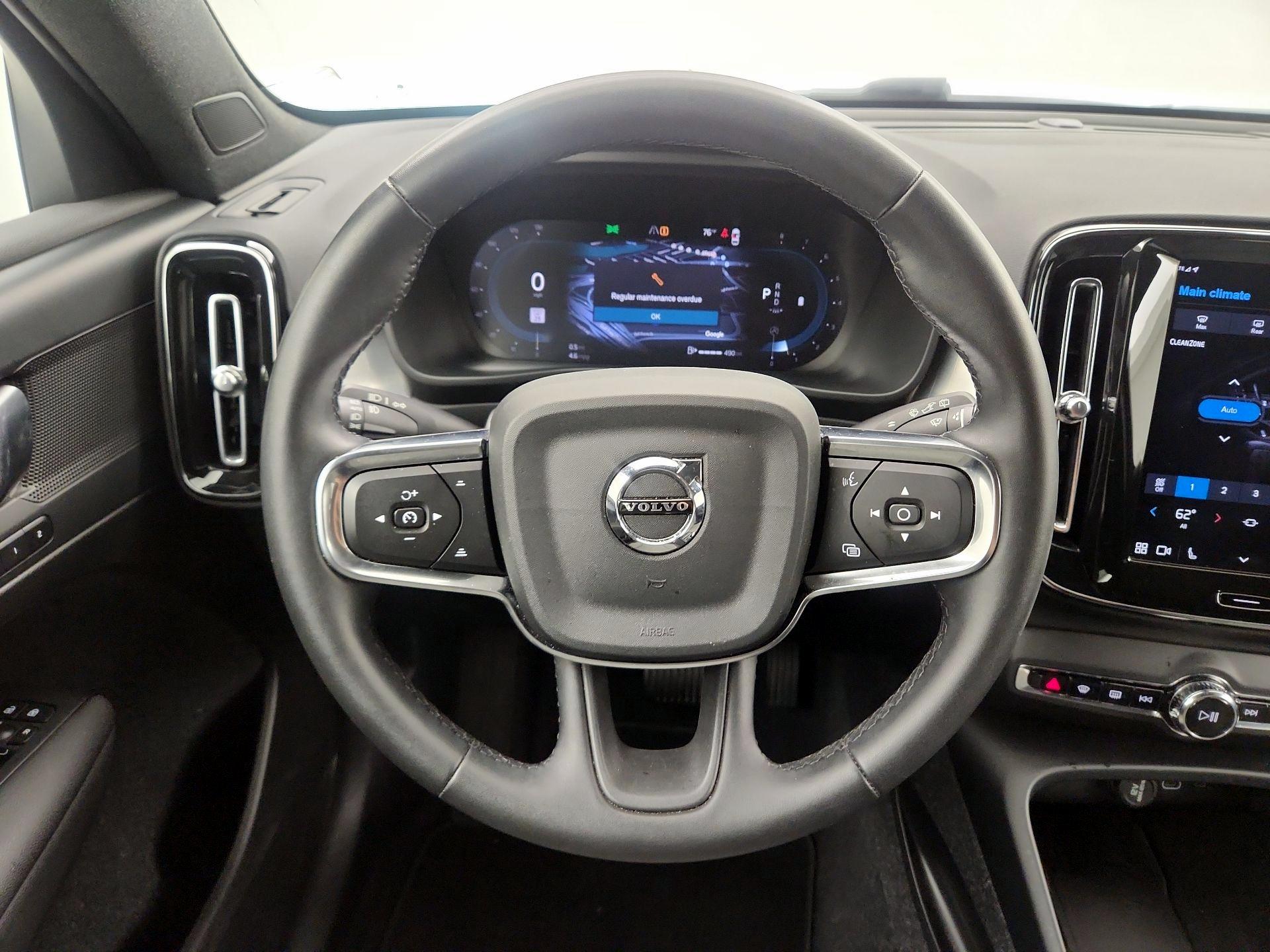 Thumbnail: 2025 Volvo XC40 - 10