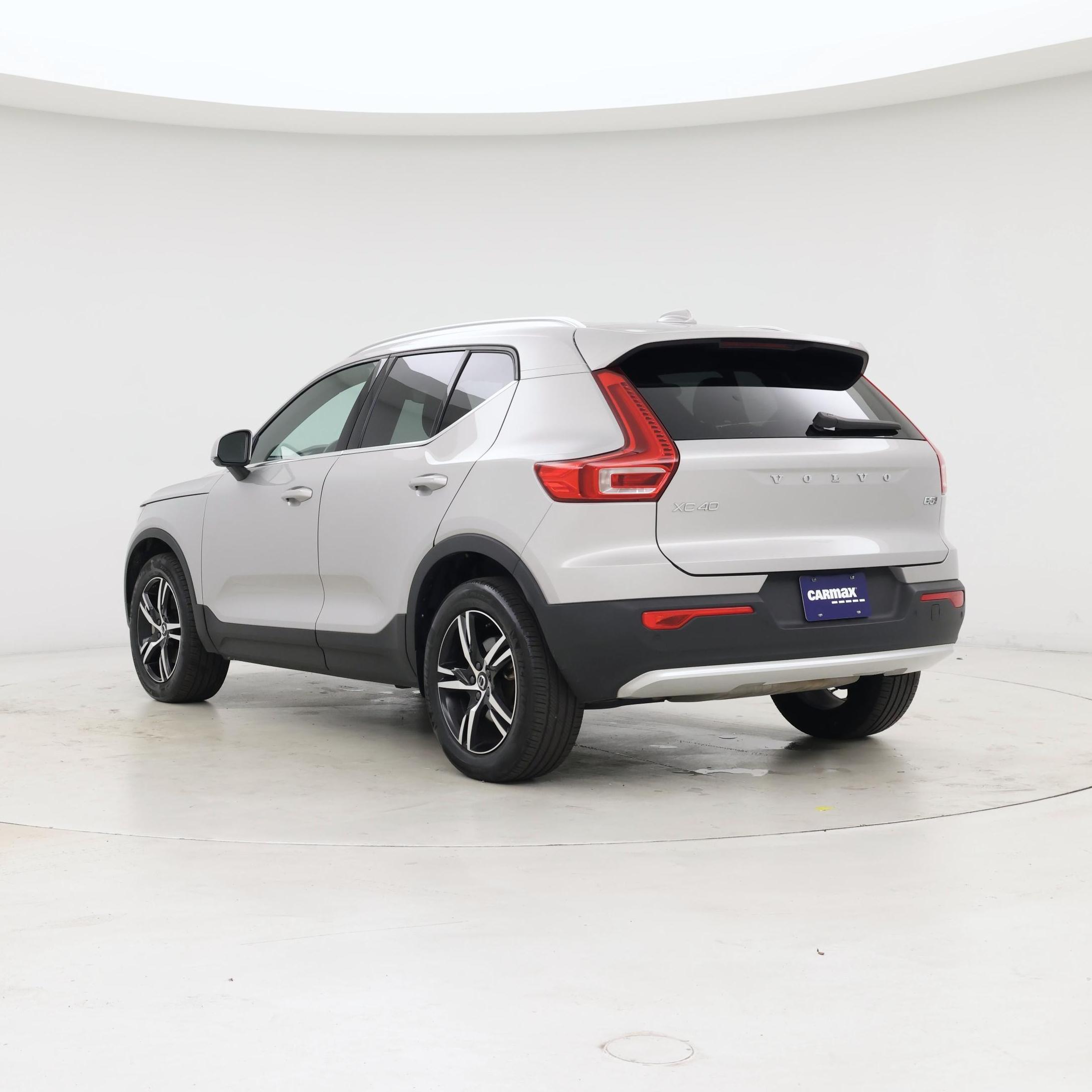 Thumbnail: 2025 Volvo XC40 - 2