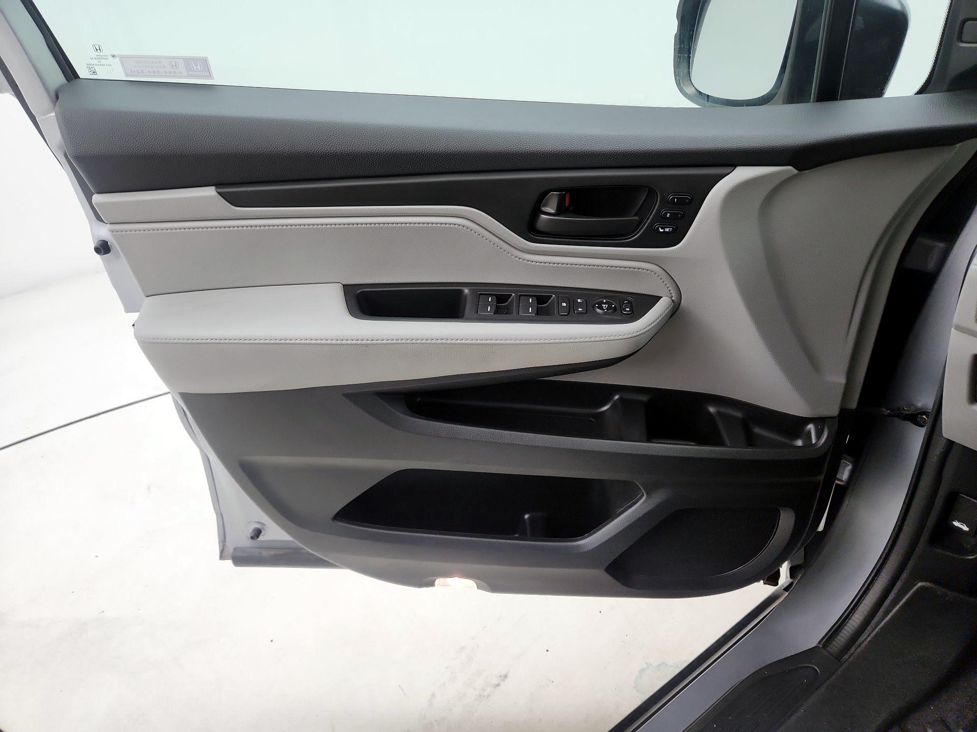 Thumbnail: 2020 Honda Odyssey - 12