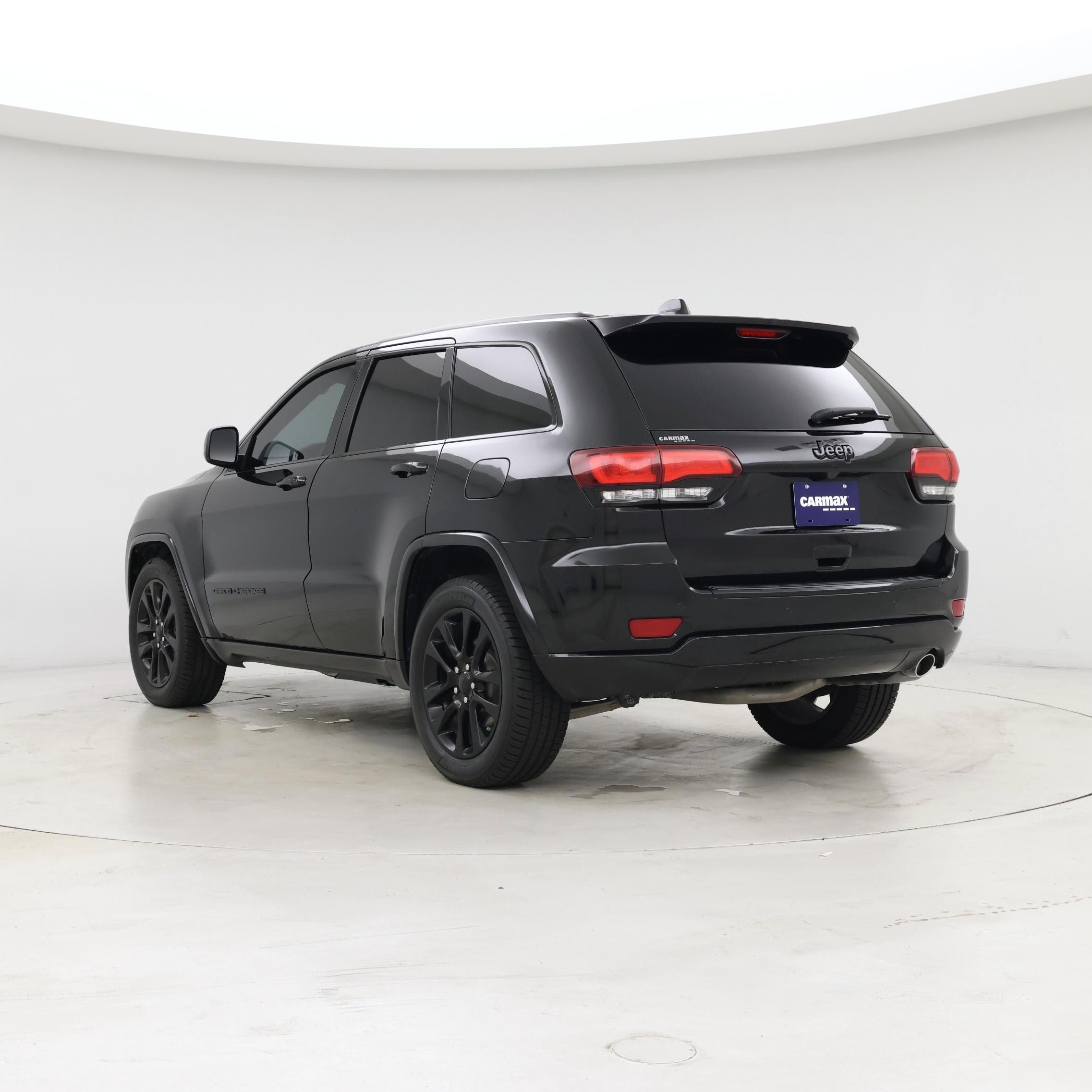 Thumbnail: 2017 Jeep Grand Cherokee - 2