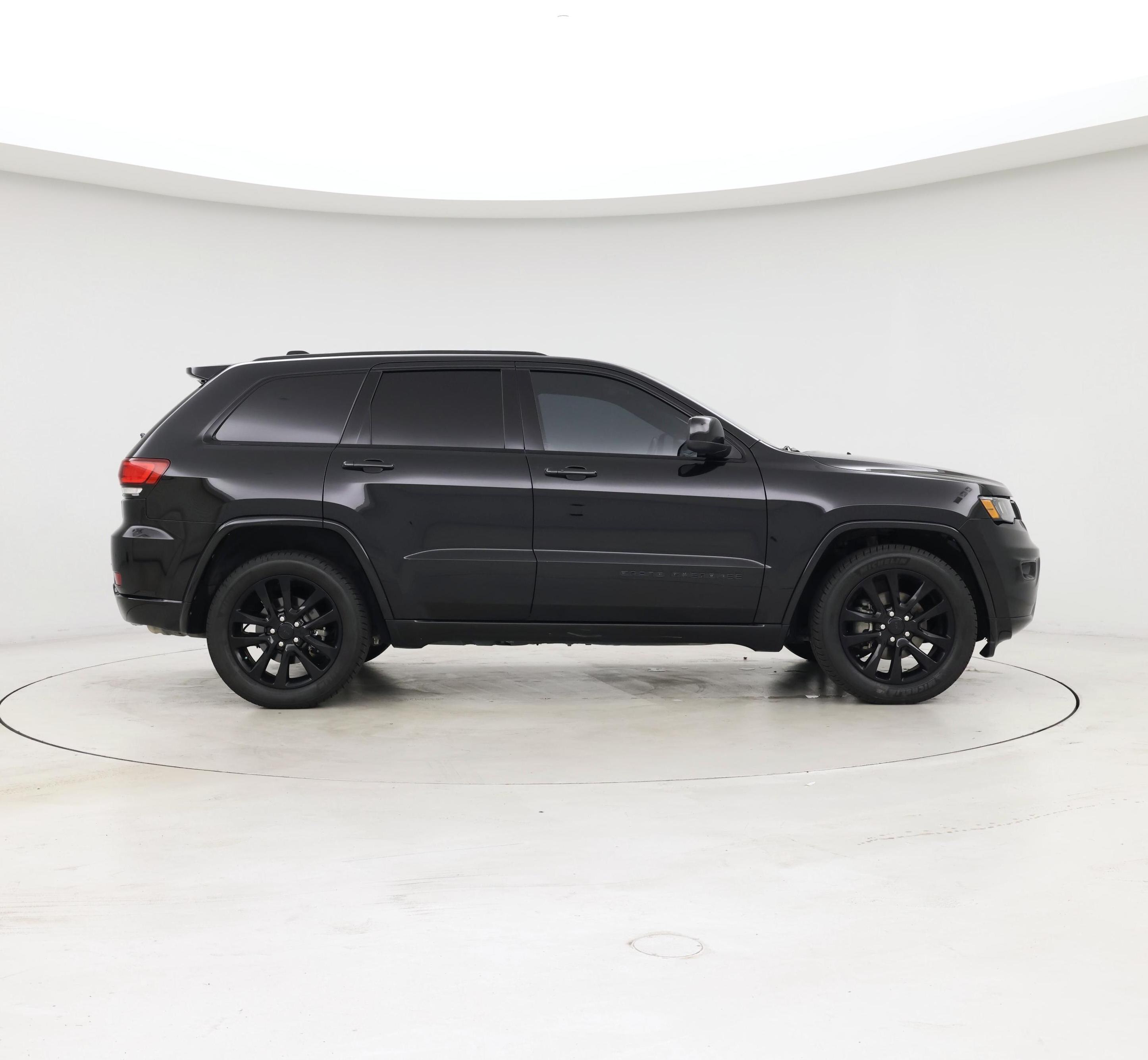 Thumbnail: 2017 Jeep Grand Cherokee - 7