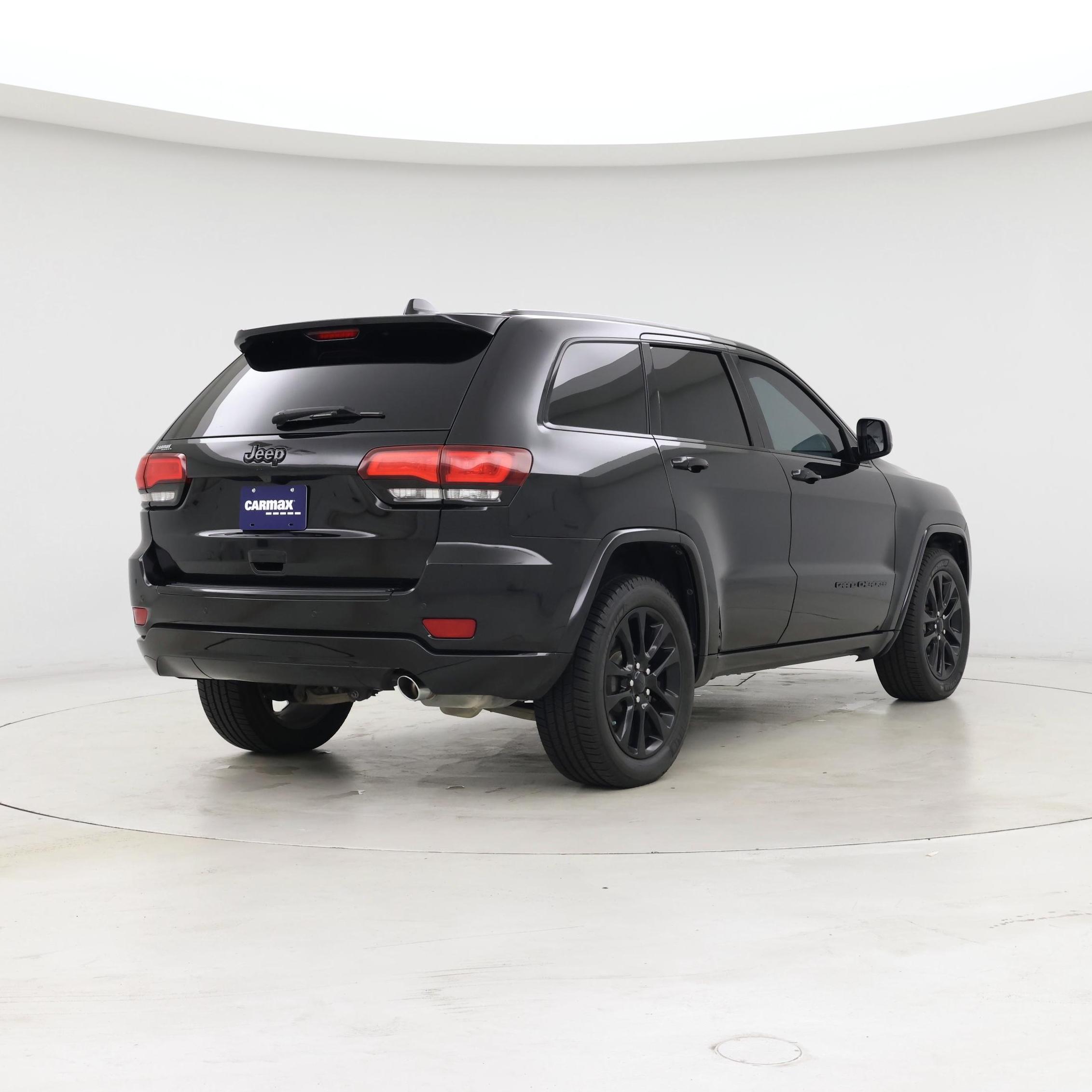 Thumbnail: 2017 Jeep Grand Cherokee - 8