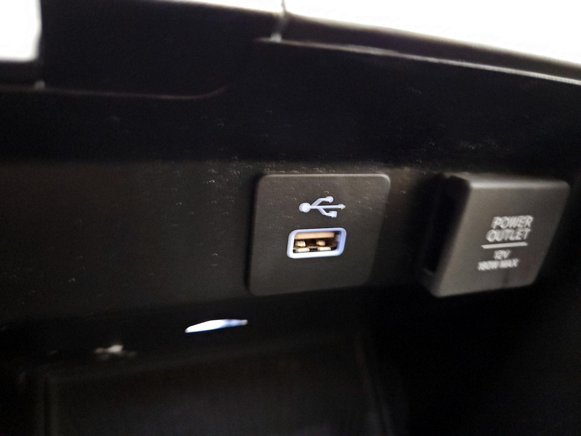 Thumbnail: 2023 Acura MDX - 18