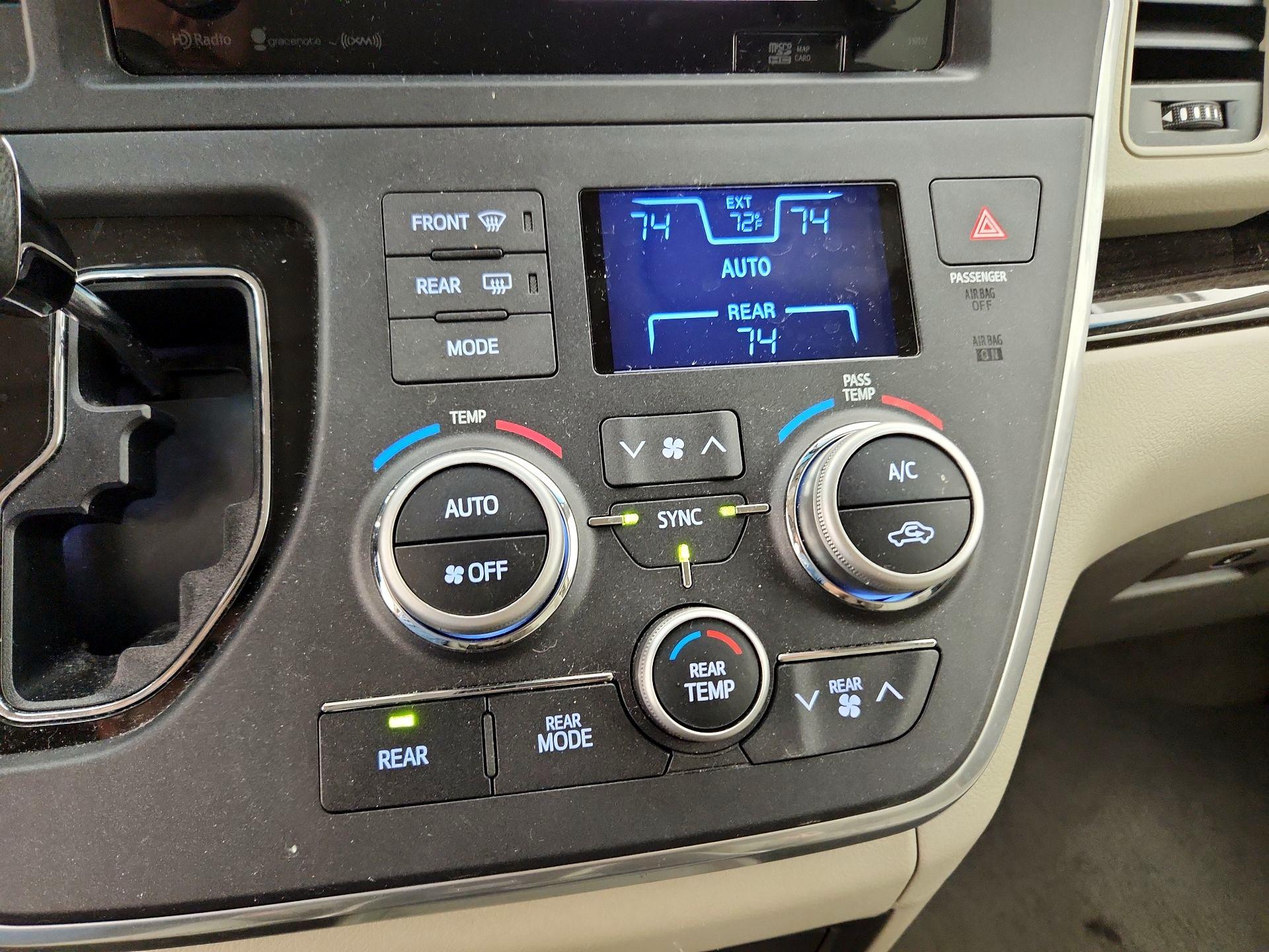 Thumbnail: 2016 Toyota Sienna - 17