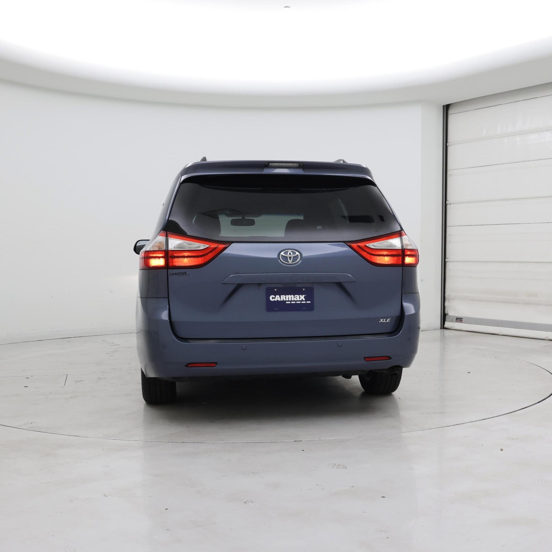 Thumbnail: 2016 Toyota Sienna - 6