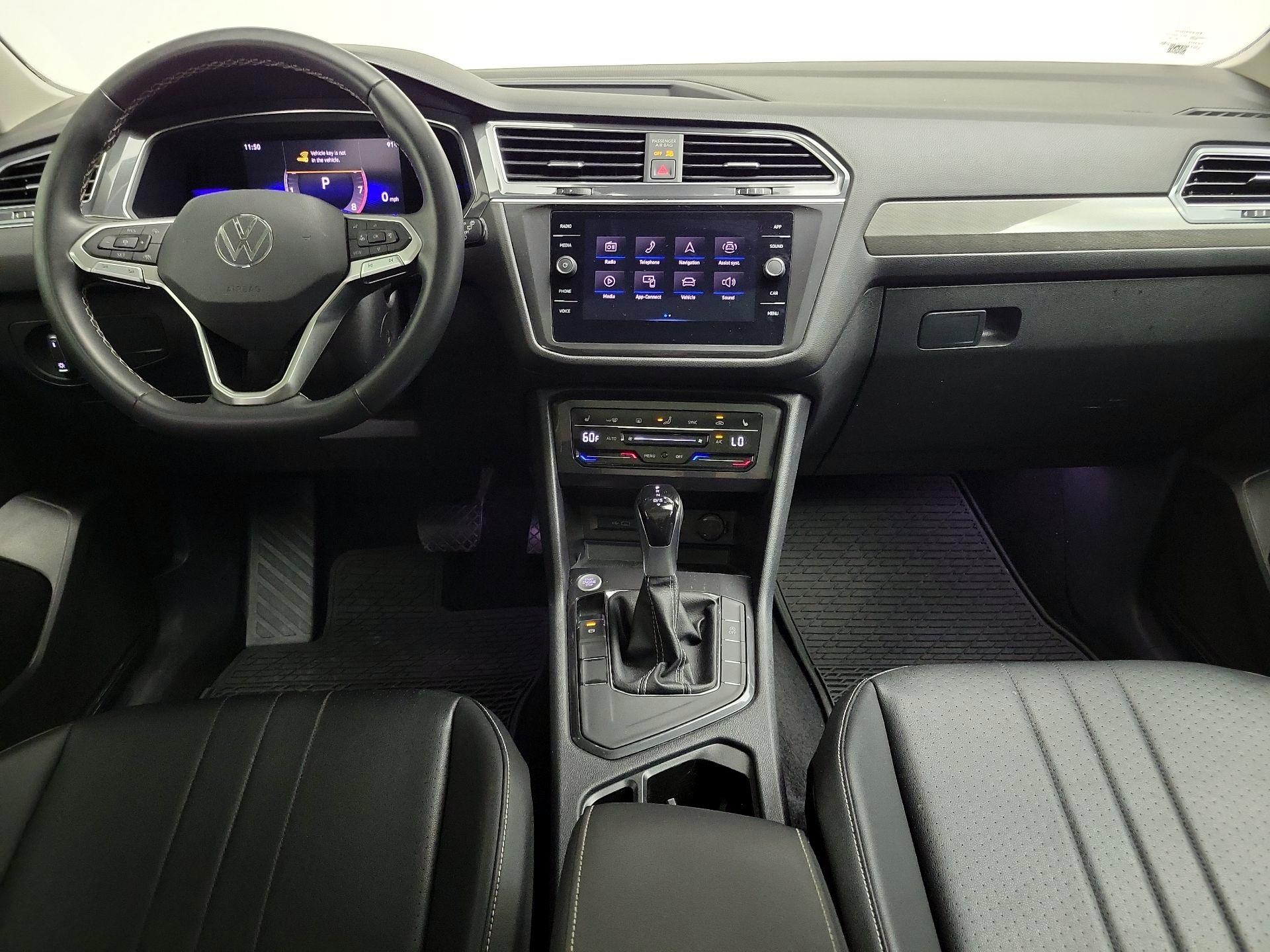 Thumbnail: 2022 Volkswagen Tiguan - 9