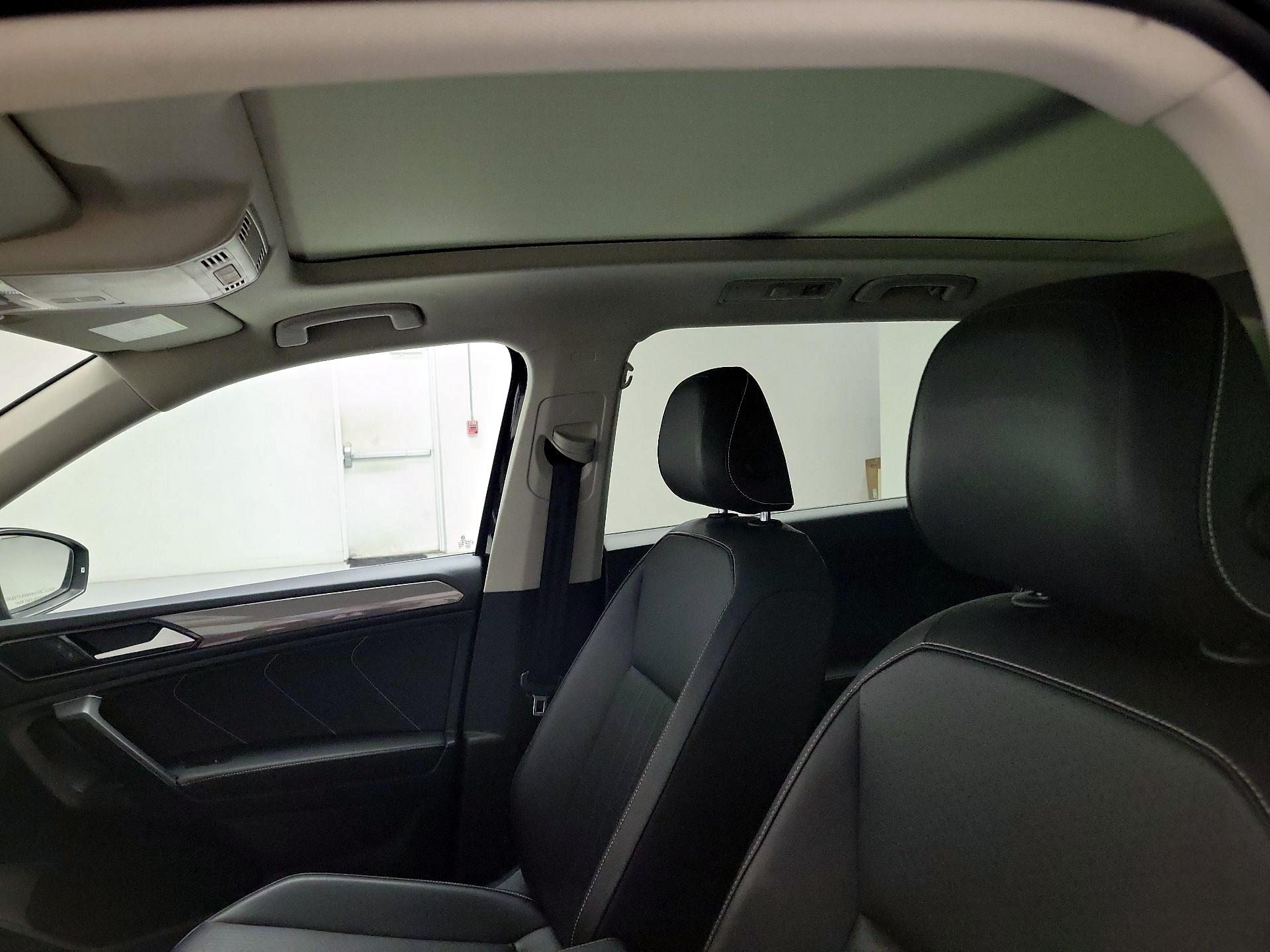 Thumbnail: 2022 Volkswagen Tiguan - 20
