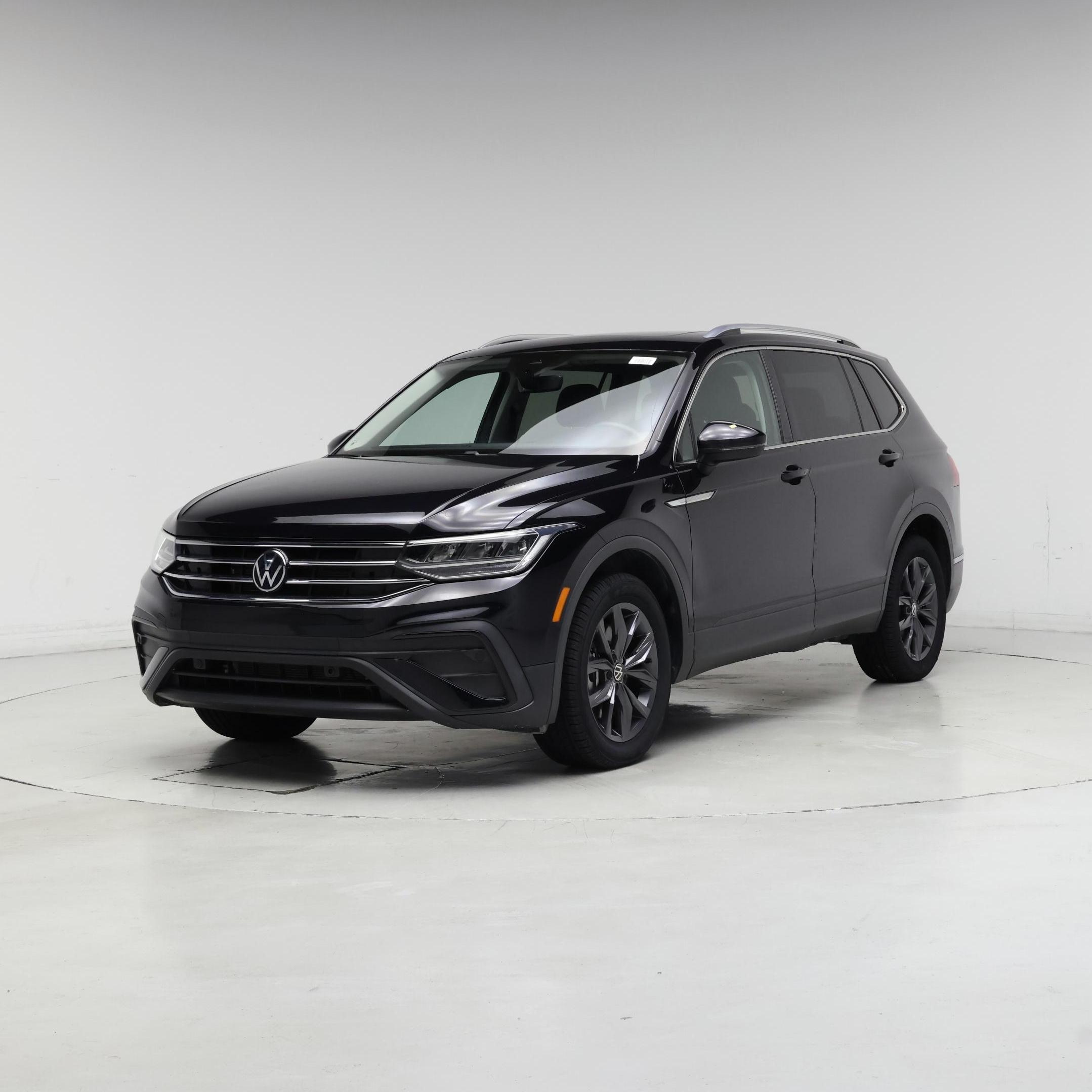 Thumbnail: 2022 Volkswagen Tiguan - 4