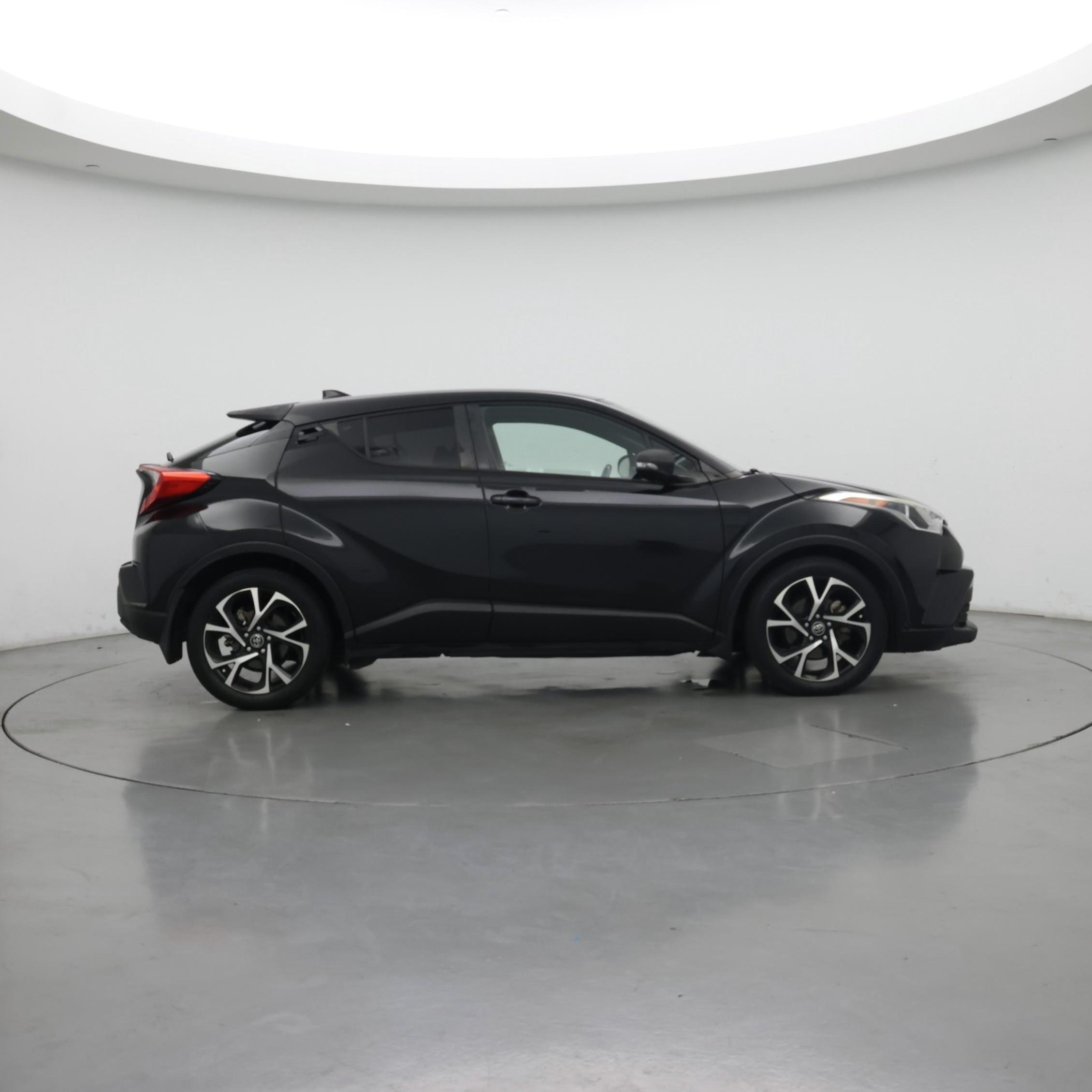 Thumbnail: 2018 Toyota C-HR - 7