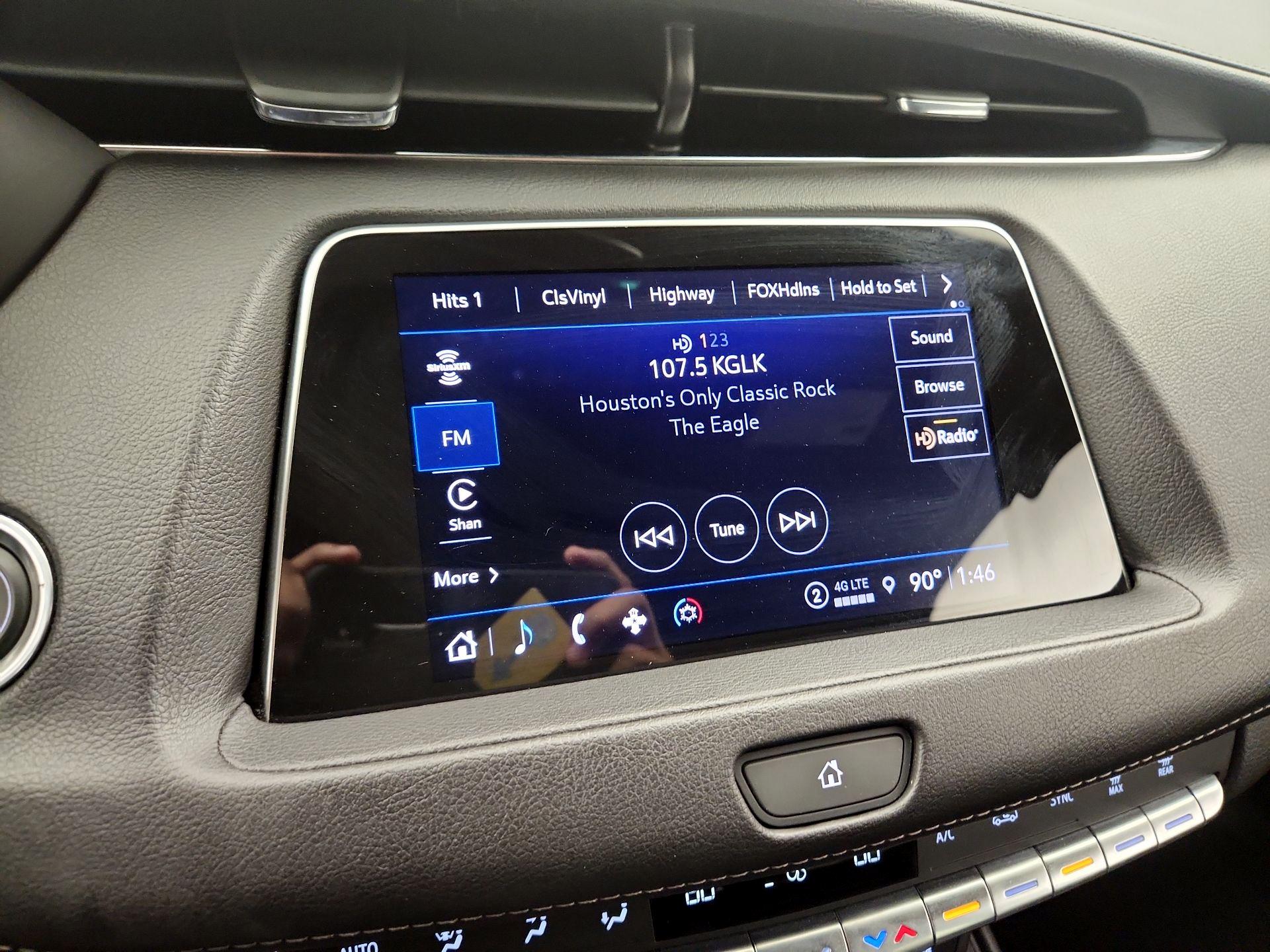 Thumbnail: 2022 Cadillac XT4 - 15