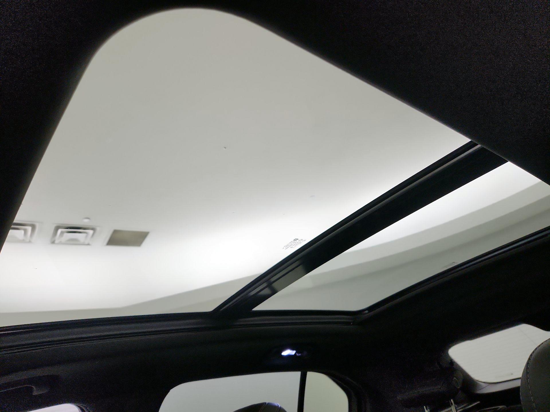 Thumbnail: 2022 Cadillac XT4 - 19