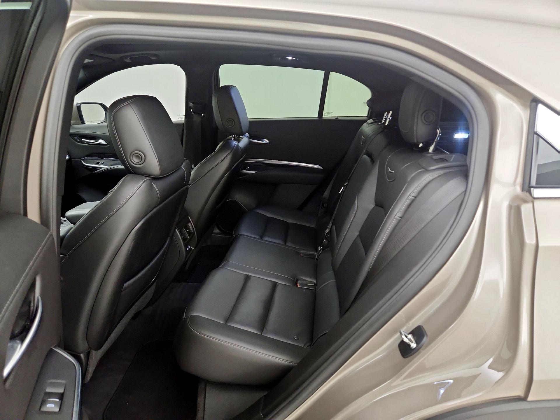 Thumbnail: 2022 Cadillac XT4 - 20
