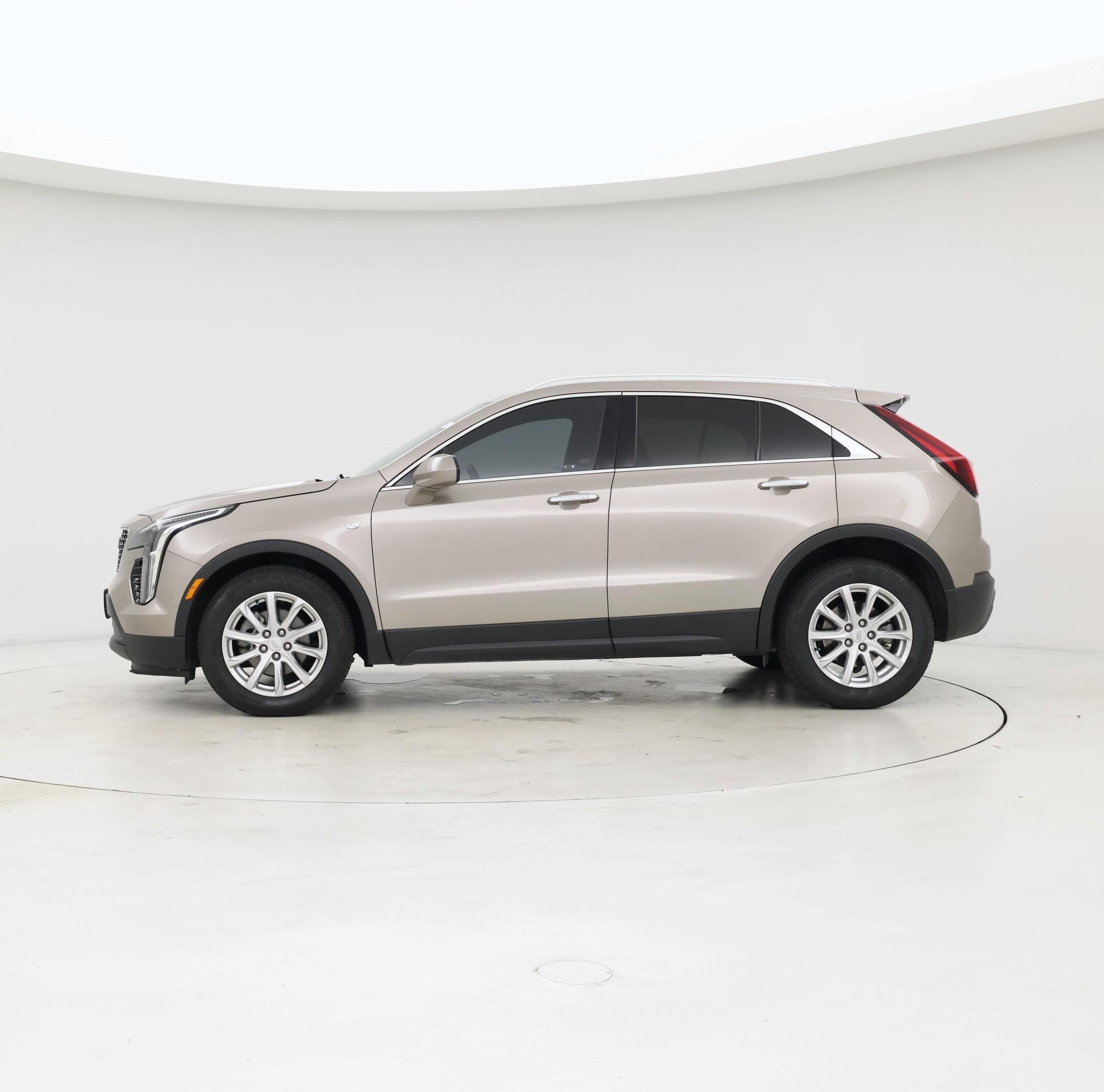 Thumbnail: 2022 Cadillac XT4 - 3