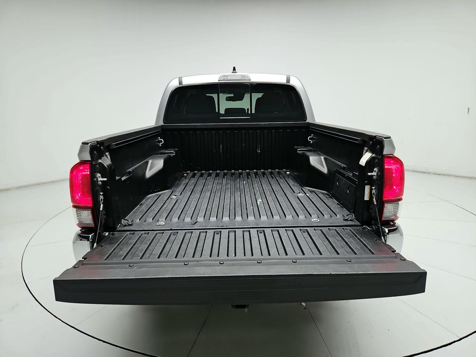 Thumbnail: 2021 Toyota Tacoma - 18