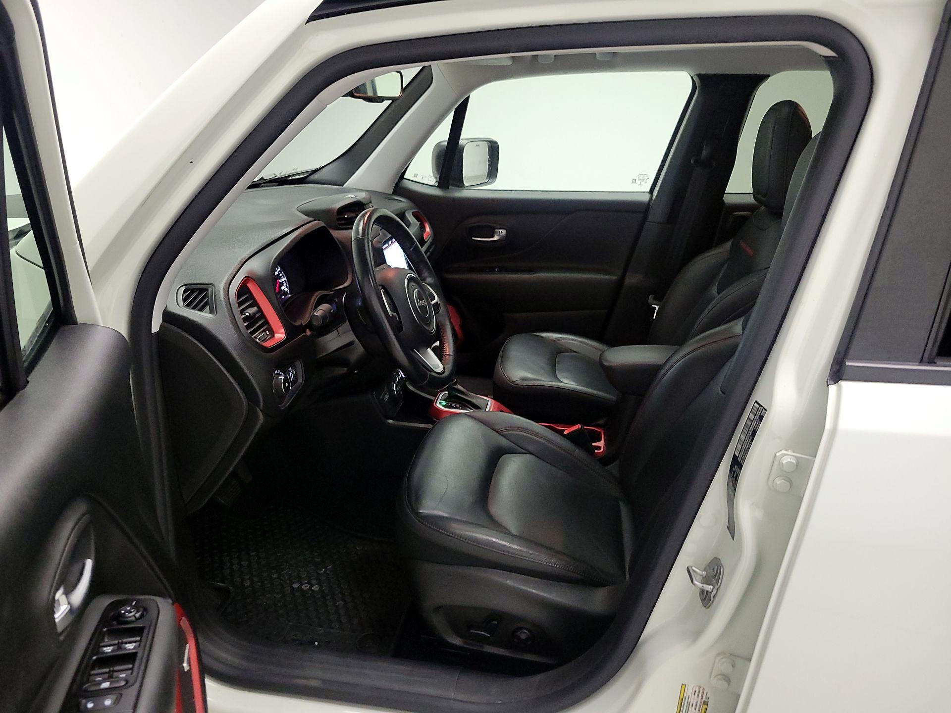 Thumbnail: 2021 Jeep Renegade - 11