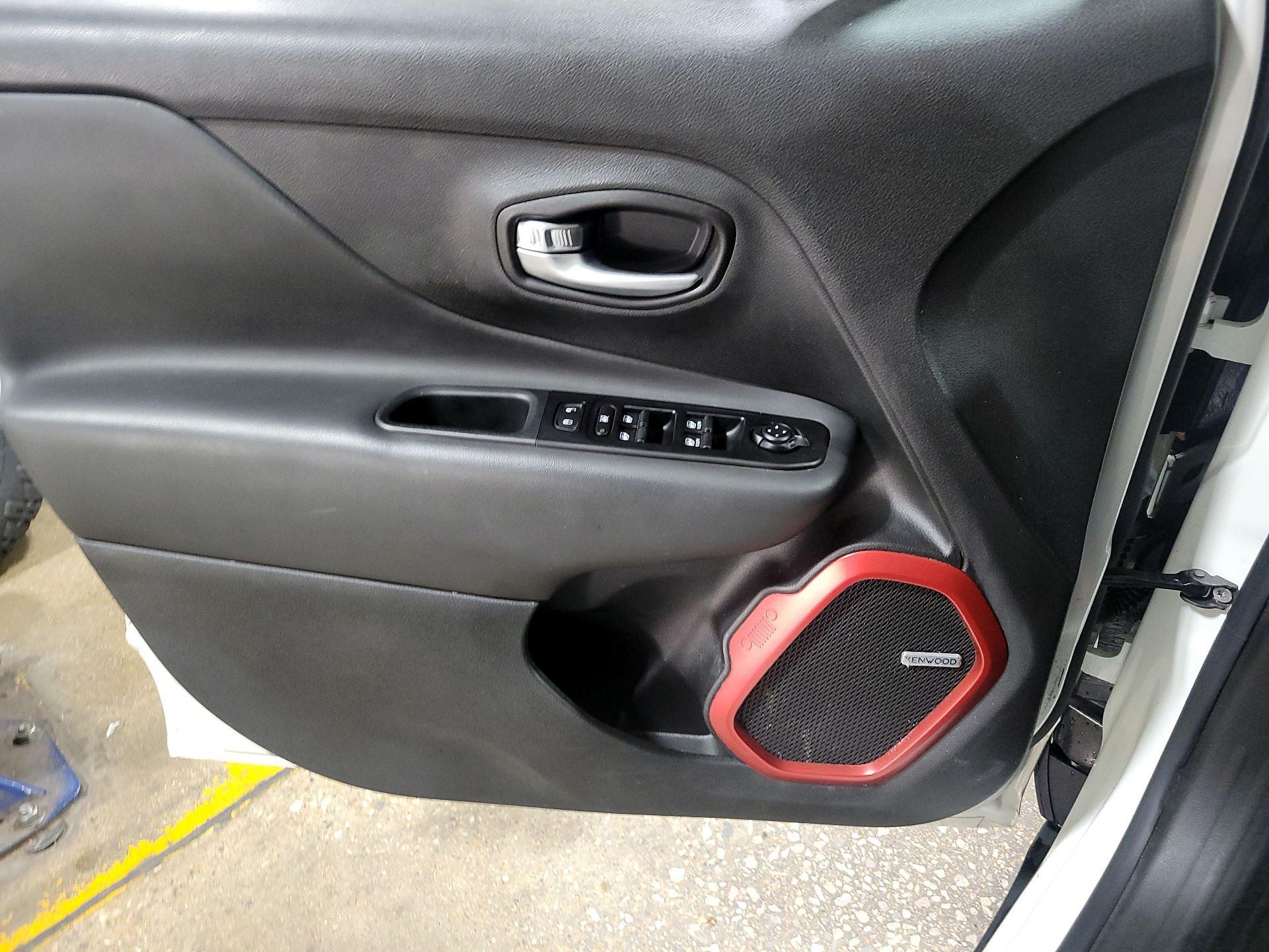 Thumbnail: 2021 Jeep Renegade - 12