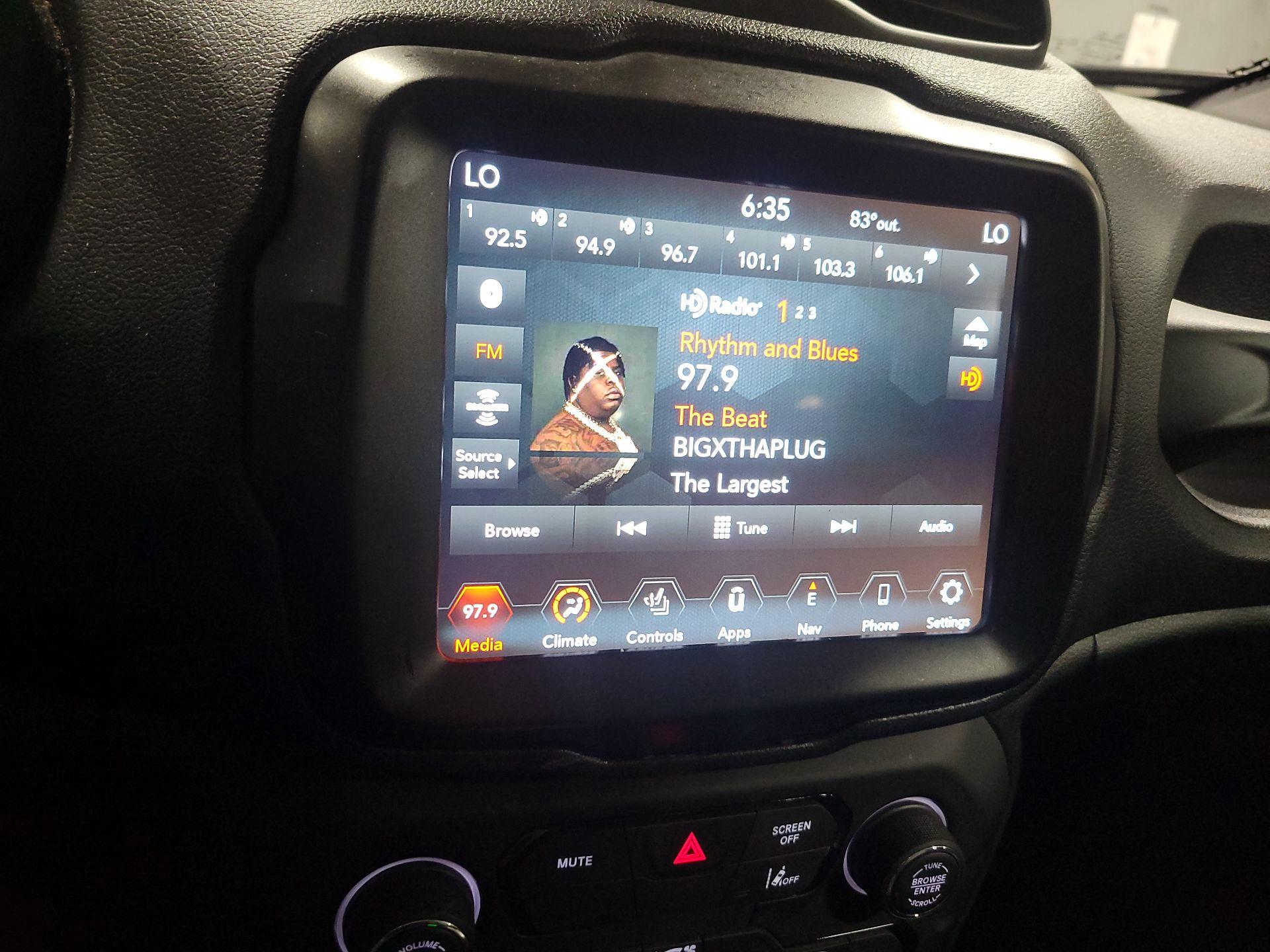 Thumbnail: 2021 Jeep Renegade - 15
