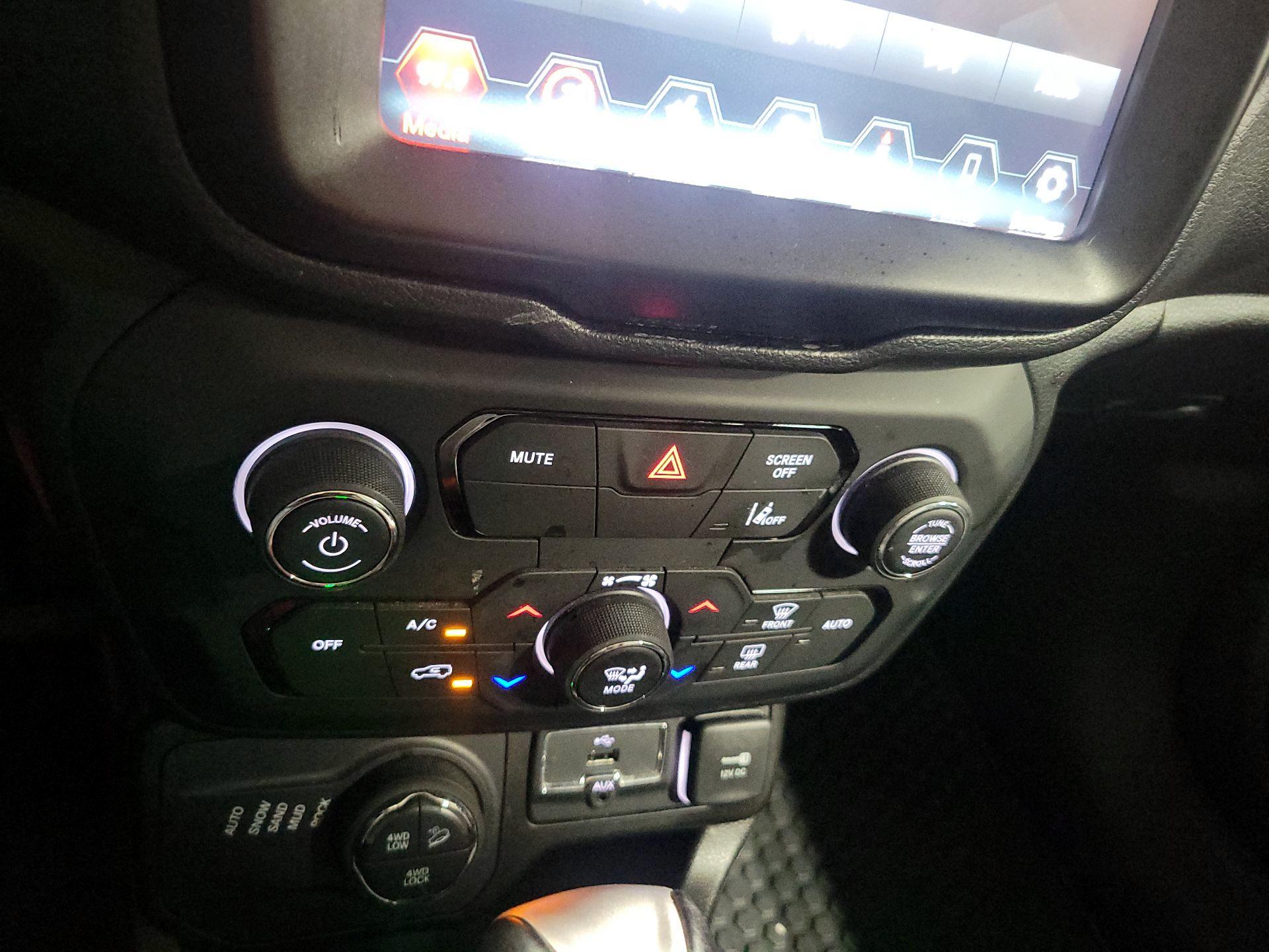 Thumbnail: 2021 Jeep Renegade - 16