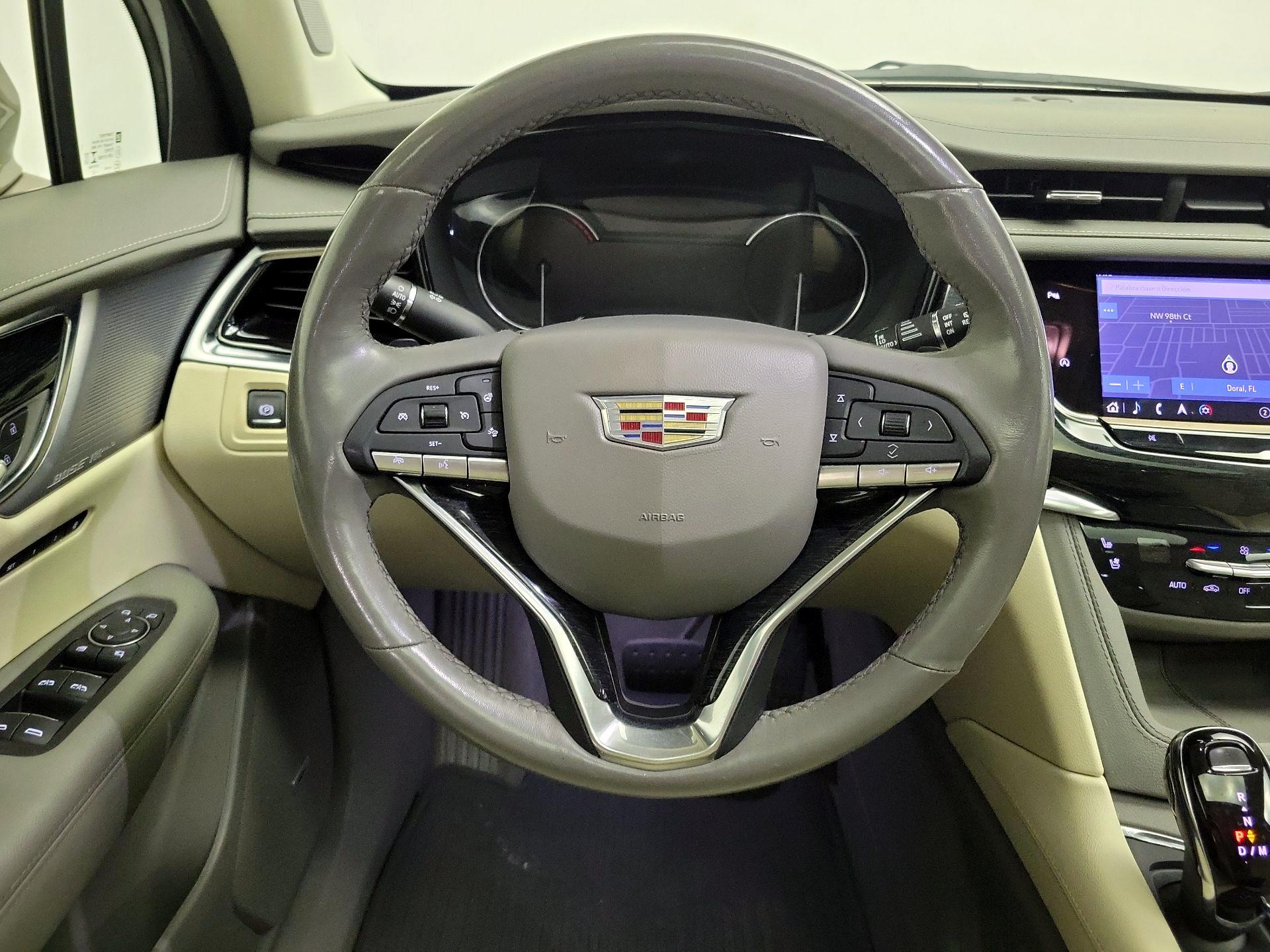 Thumbnail: 2023 Cadillac XT6 - 10