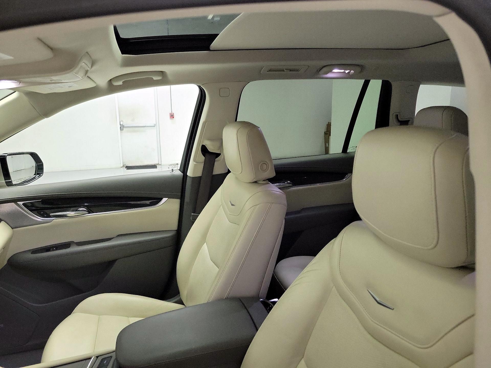 Thumbnail: 2023 Cadillac XT6 - 20