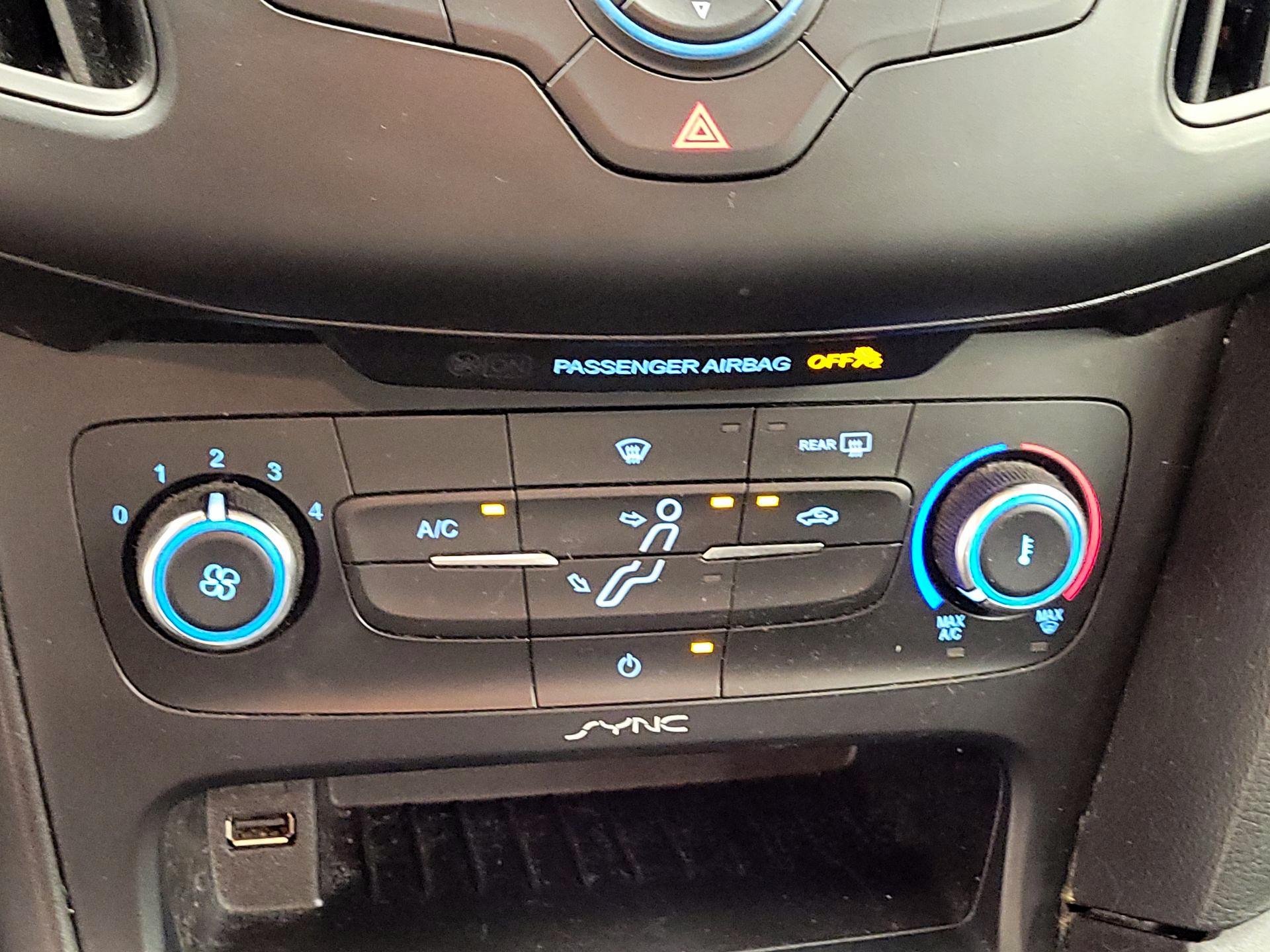 Thumbnail: 2015 Ford Focus - 16