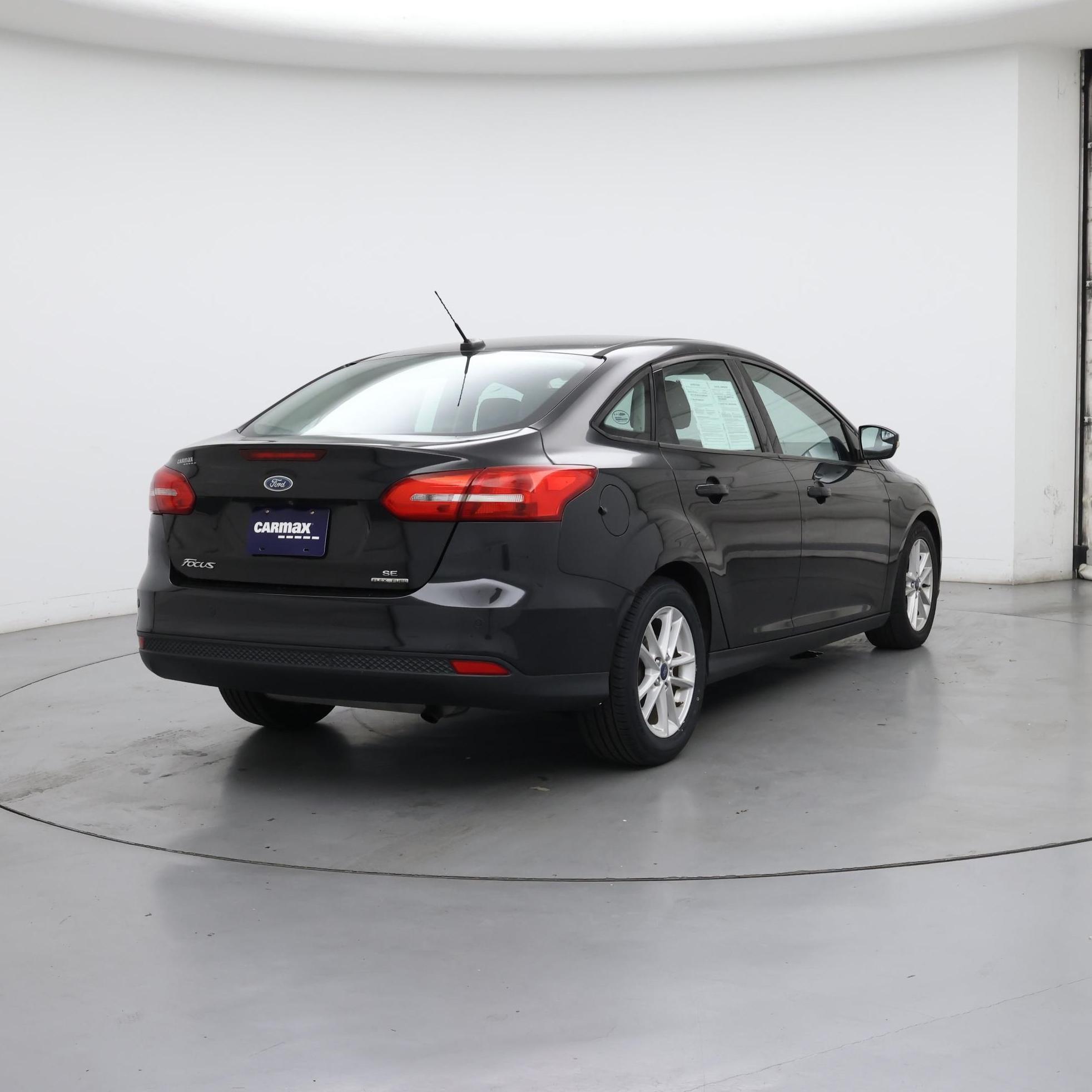 Thumbnail: 2015 Ford Focus - 8
