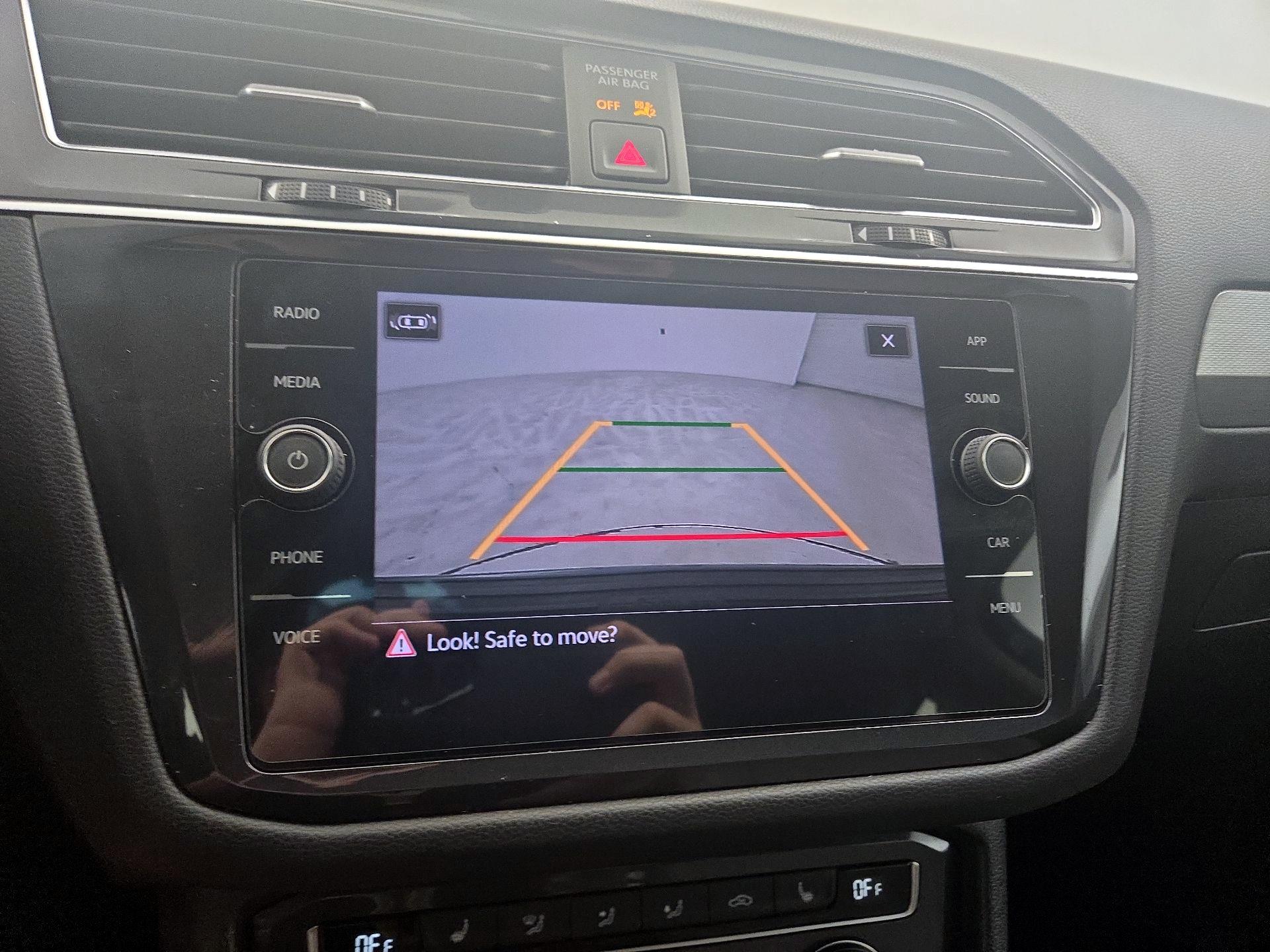 Thumbnail: 2021 Volkswagen Tiguan - 14