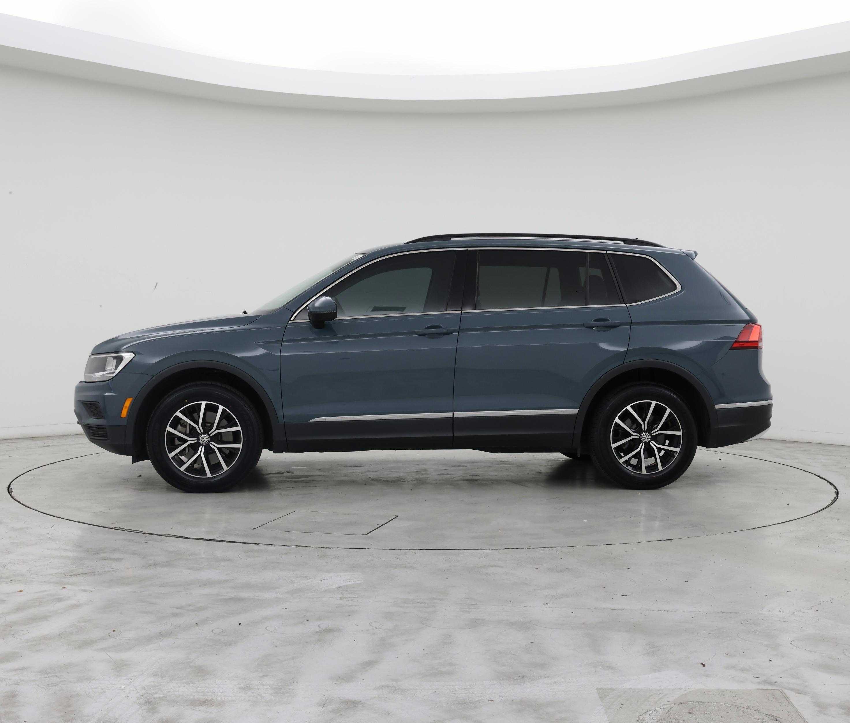 Thumbnail: 2021 Volkswagen Tiguan - 3
