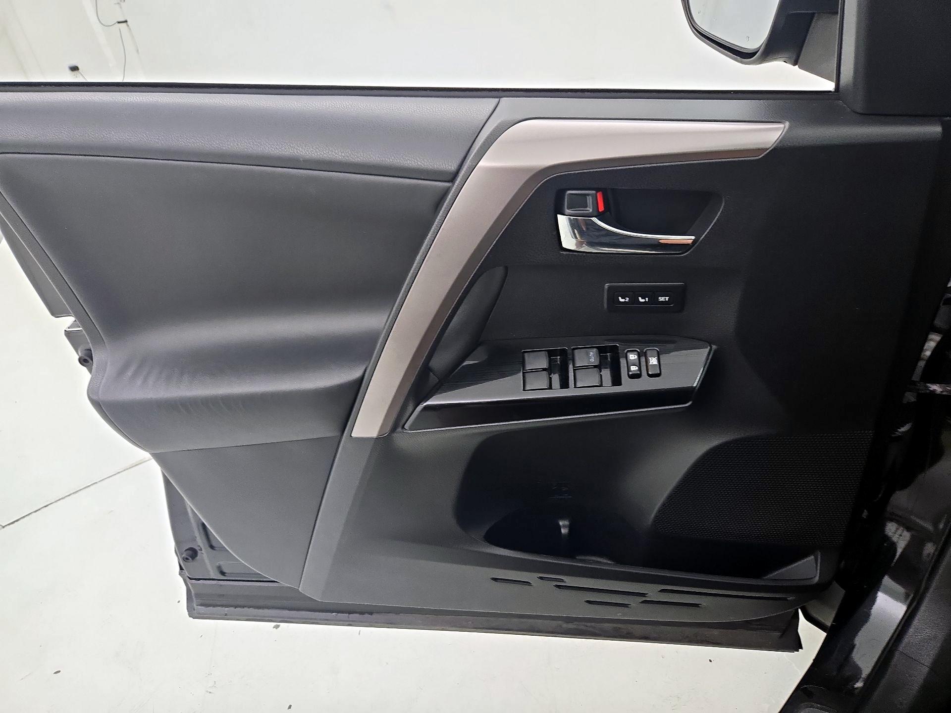 Thumbnail: 2017 Toyota RAV4 - 12