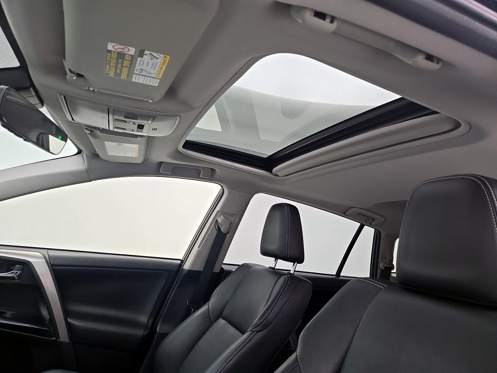 Thumbnail: 2017 Toyota RAV4 - 19