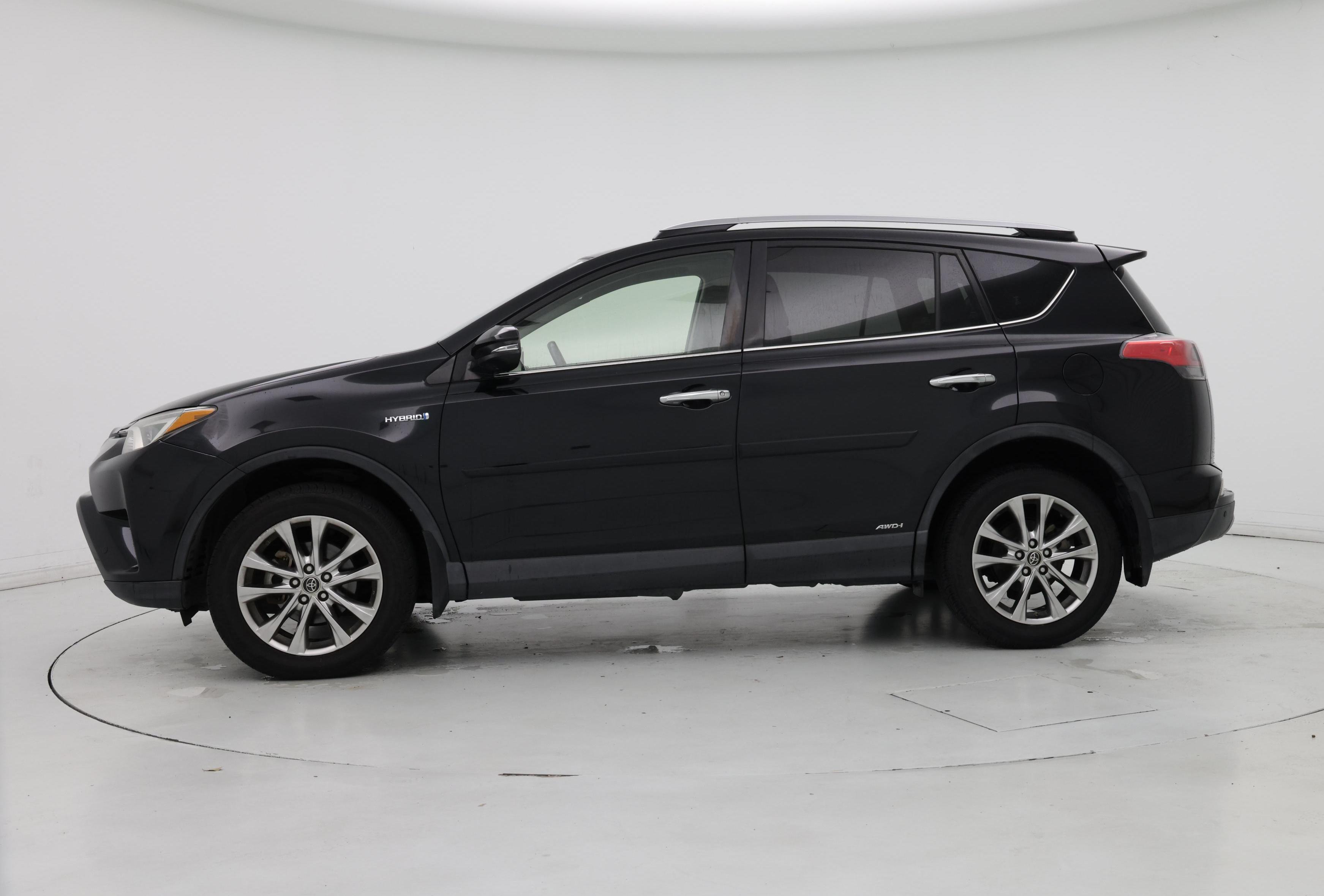 Thumbnail: 2017 Toyota RAV4 - 3