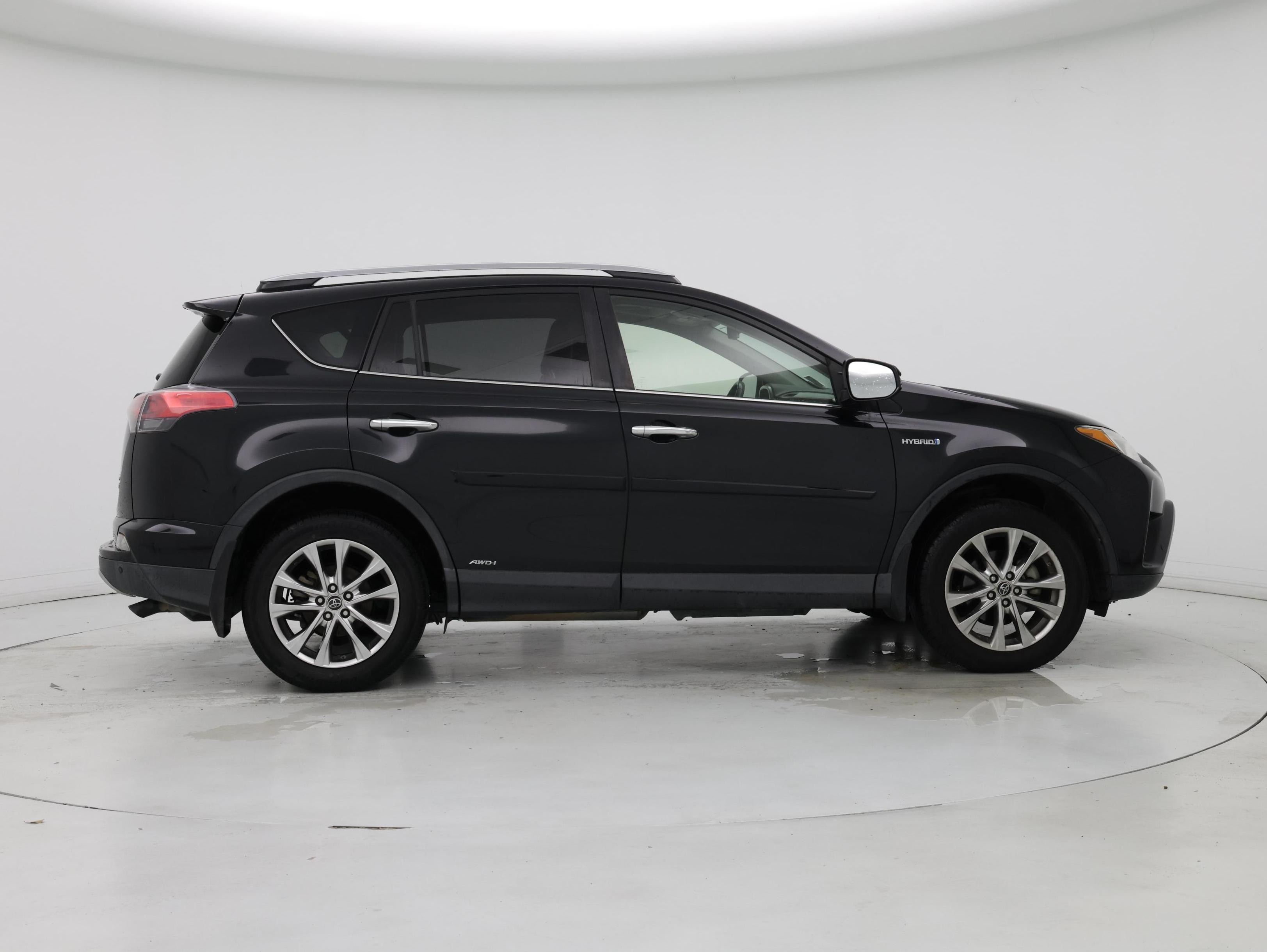 Thumbnail: 2017 Toyota RAV4 - 7