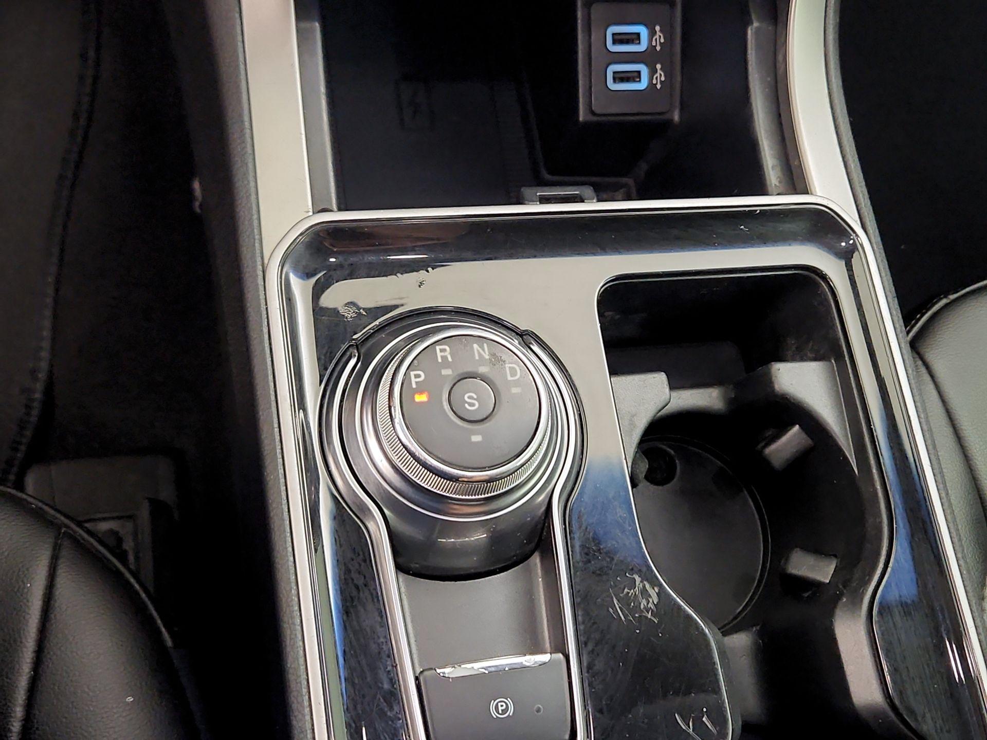 Thumbnail: 2020 Ford Edge - 18