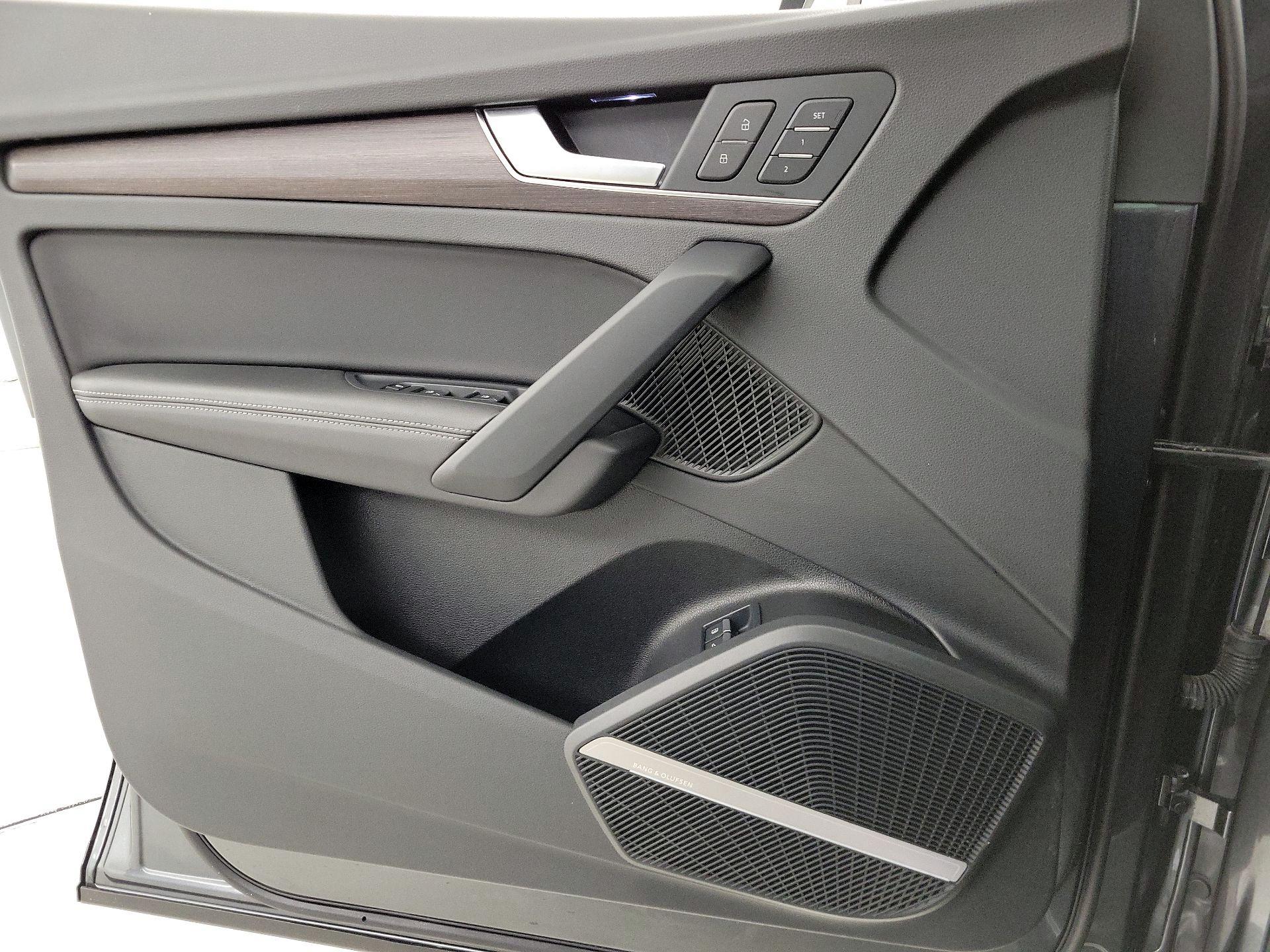 Thumbnail: 2022 Audi Q5 - 12