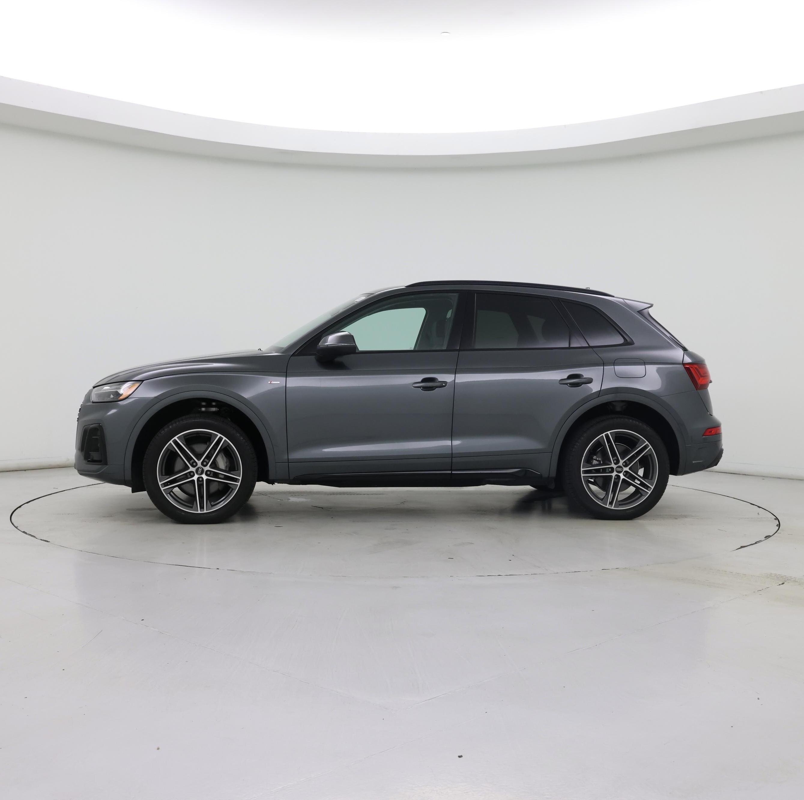 Thumbnail: 2022 Audi Q5 - 3