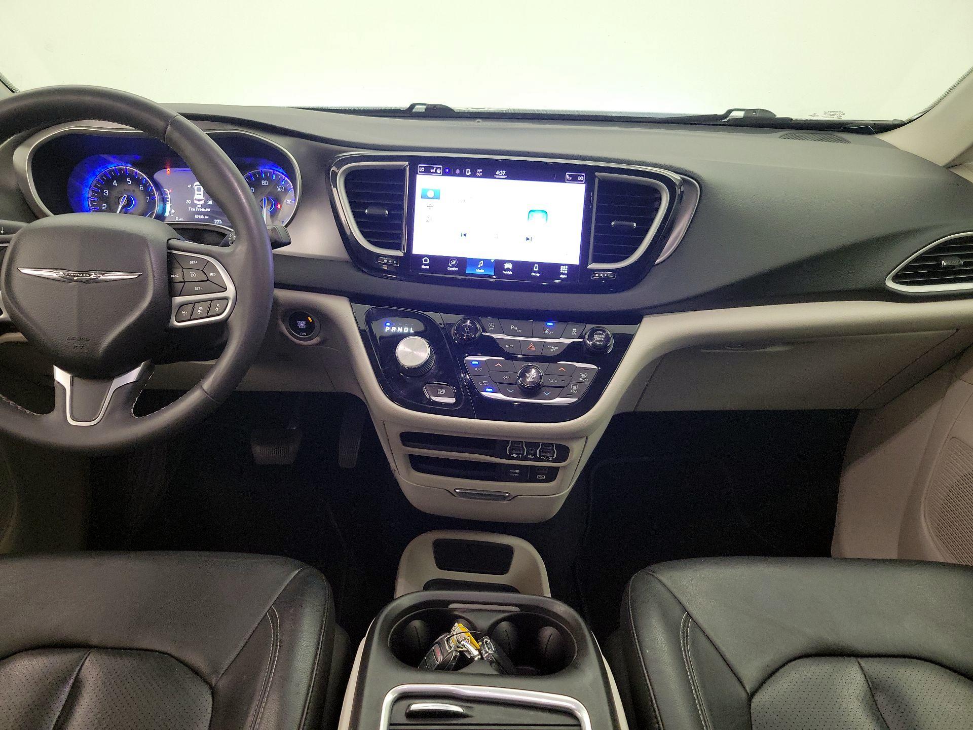 Thumbnail: 2022 Chrysler Pacifica - 9