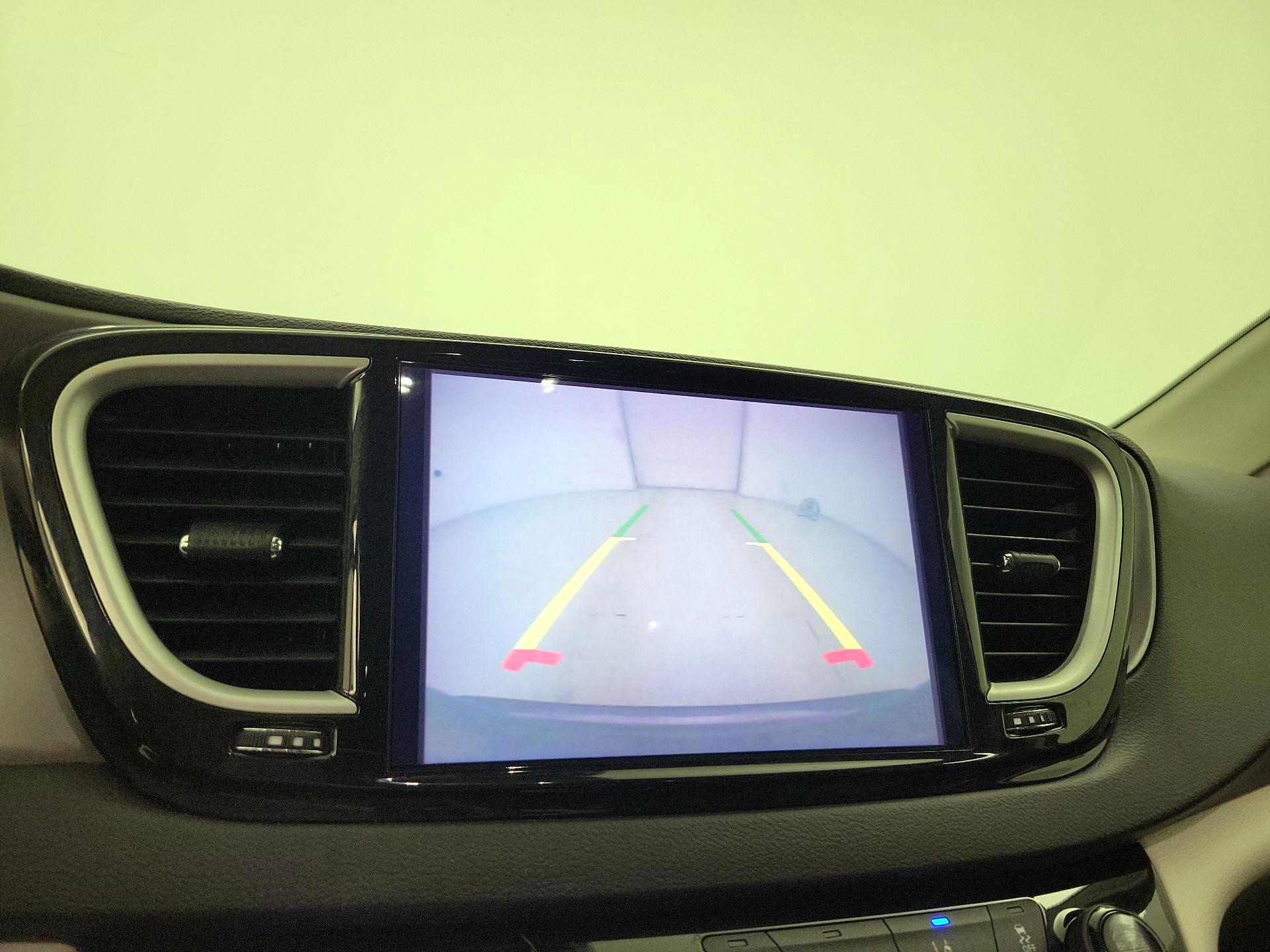 Thumbnail: 2022 Chrysler Pacifica - 14