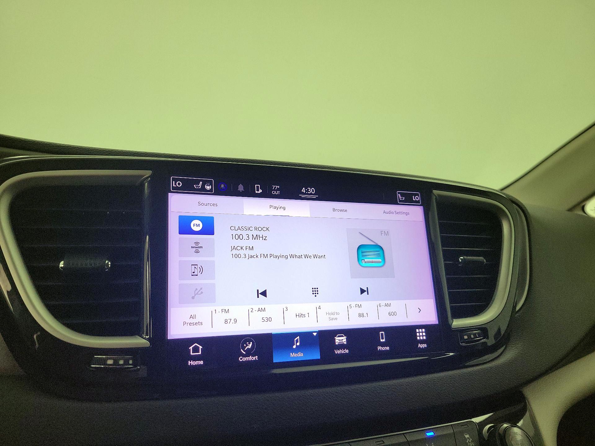 Thumbnail: 2022 Chrysler Pacifica - 15
