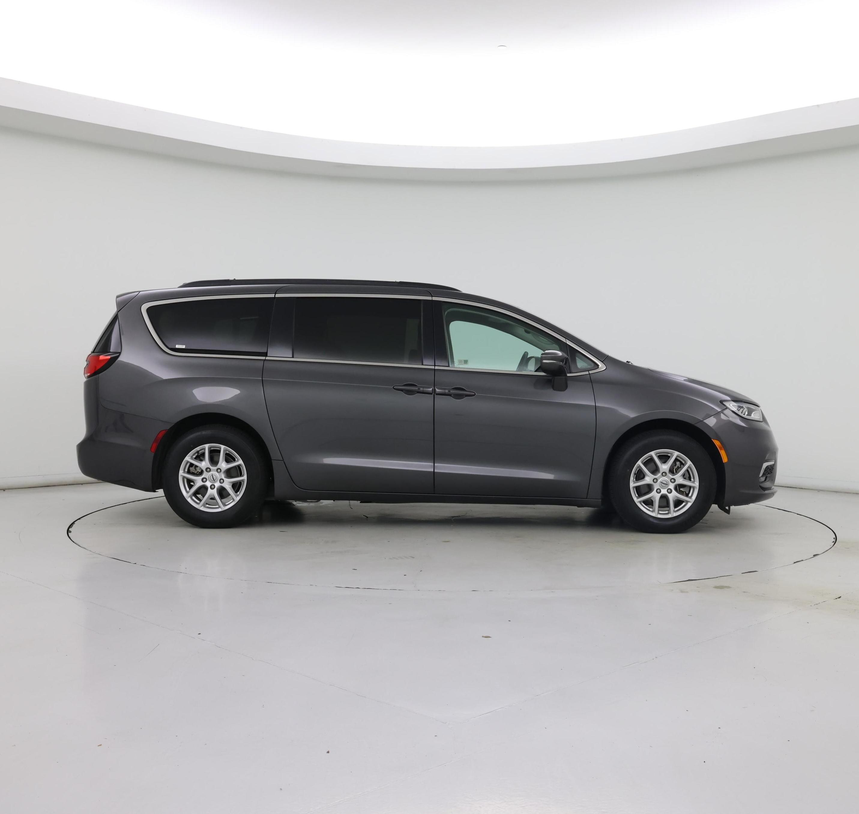 Thumbnail: 2022 Chrysler Pacifica - 7
