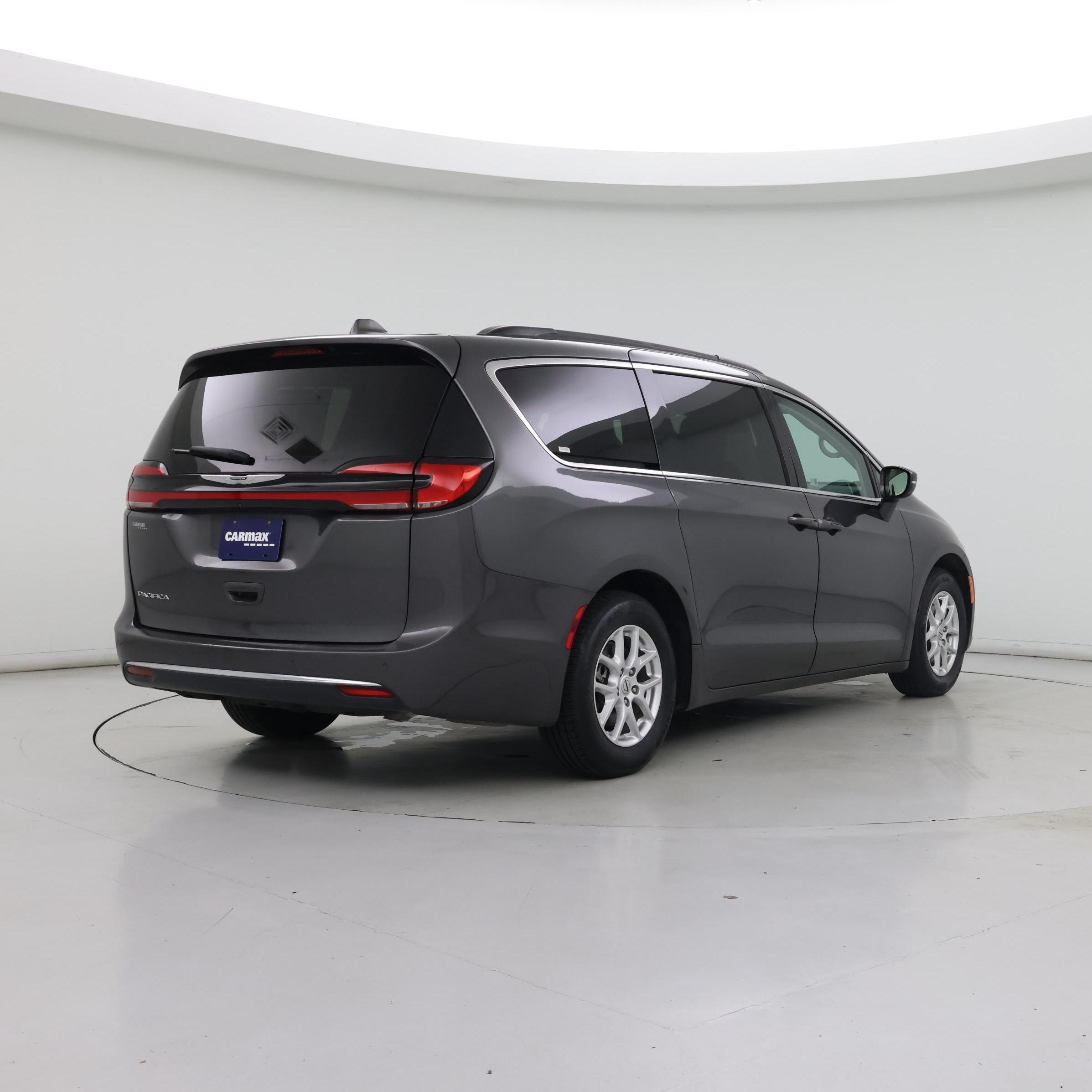 Thumbnail: 2022 Chrysler Pacifica - 8